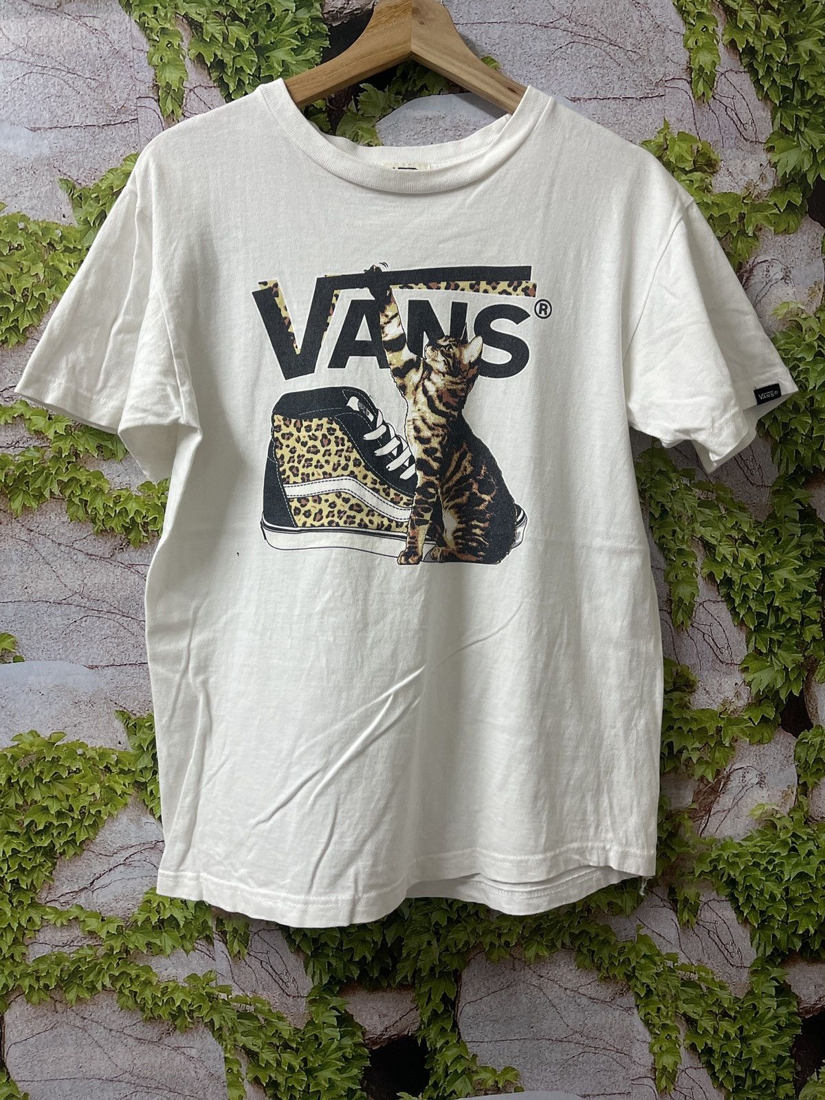 VINTAGE VANS OFF THE WALL TEE VERY RARE