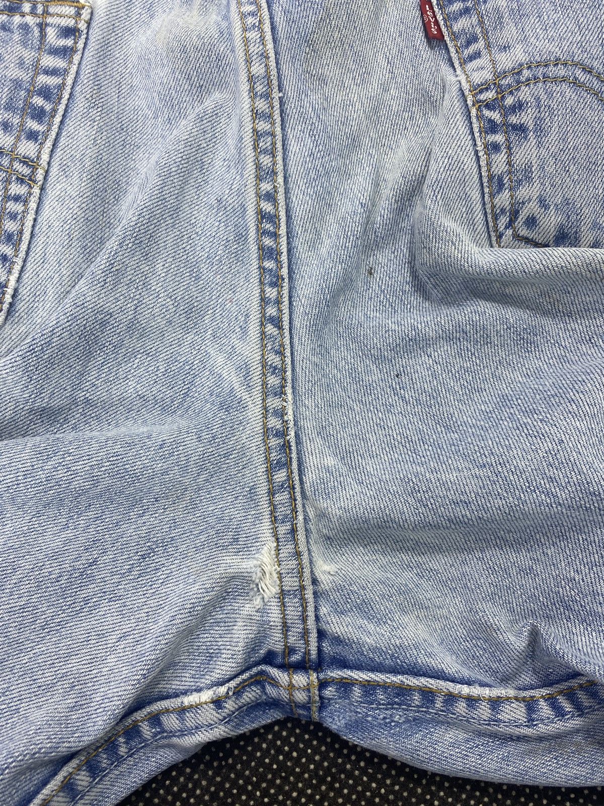 Levi's VINTAGE LEVIS 550 BLUE WASH JEANS-J470 Size US 36 / EU 52 - 13 Thumbnail