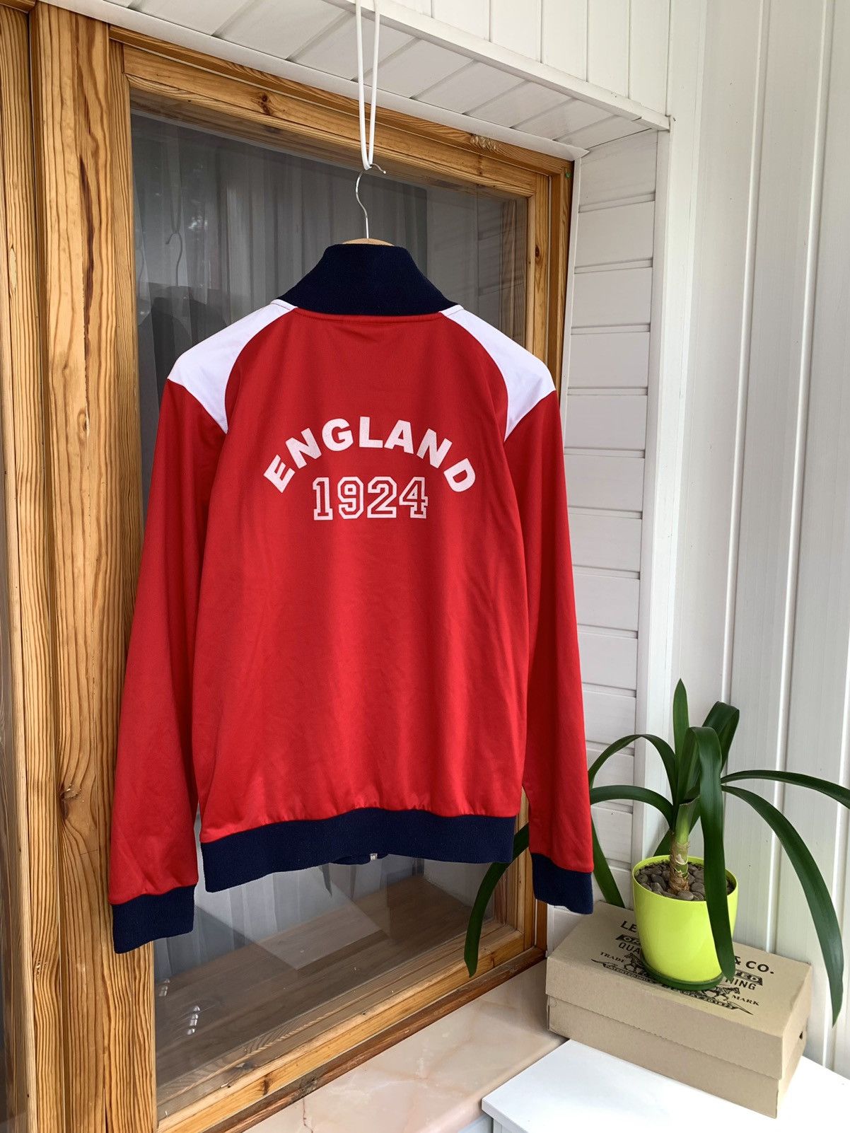 Umbro Umbro ENGLAND Football Vintage Soccer Jacket Size S M Size US S / EU 44-46 / 1 - 4 Thumbnail