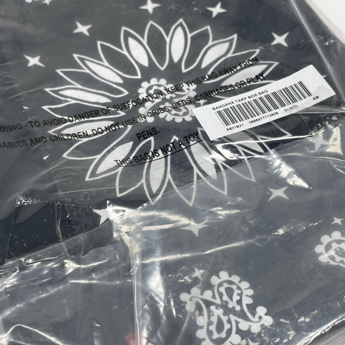 Supreme Supreme Bandana Tarp Side Bag Size ONE SIZE - 2 Thumbnail