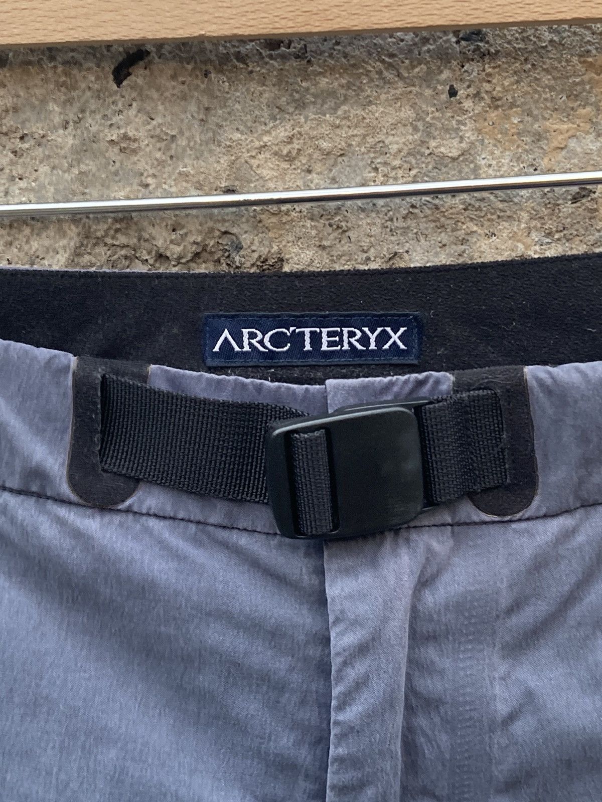 Arc'teryx Vintage Arcteryx distressed nylon blue cargo pant Size US 32 / EU 48 - 6 Thumbnail