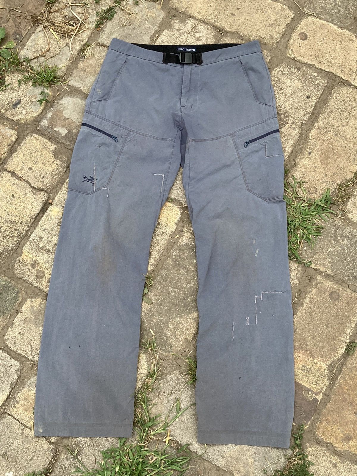 Arc'teryx Vintage Arcteryx distressed nylon blue cargo pant Size US 32 / EU 48 - 1 Thumbnail