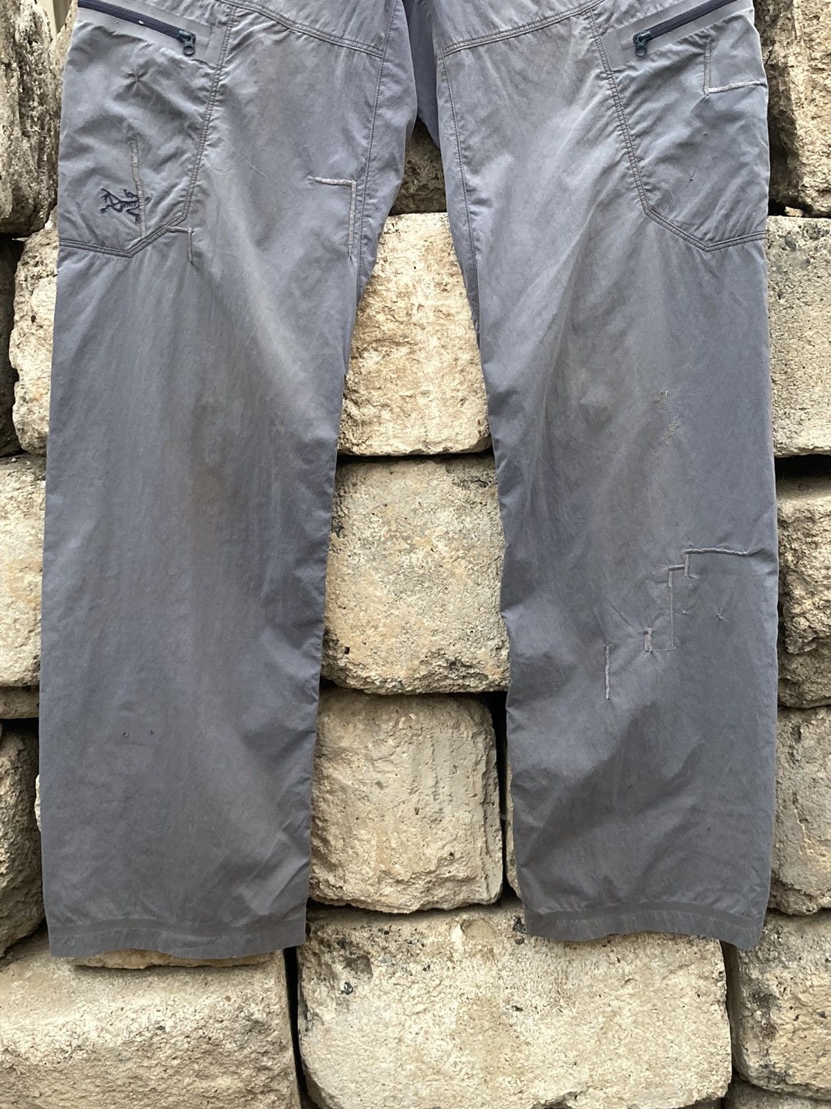 Arc'teryx Vintage Arcteryx distressed nylon blue cargo pant Size US 32 / EU 48 - 4 Thumbnail