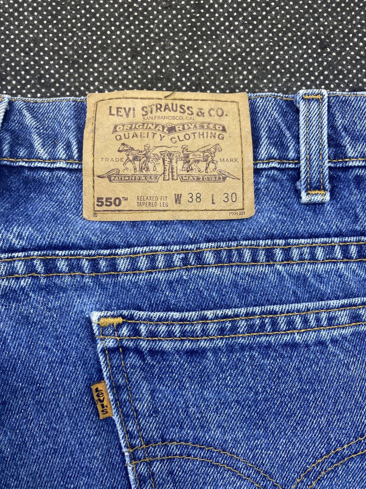 Levi's VINTAGE LEVIS 550 ORANGE TAB -J472 Size US 38 / EU 54 - 11 Thumbnail
