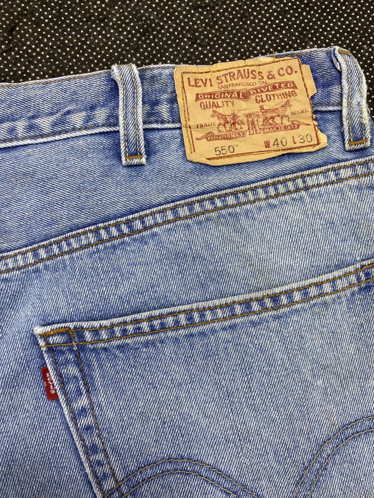 Levi's VINTAGE LEVIS 550 BLUE WASH JEANS-J475 Size US 41 - 11 Thumbnail