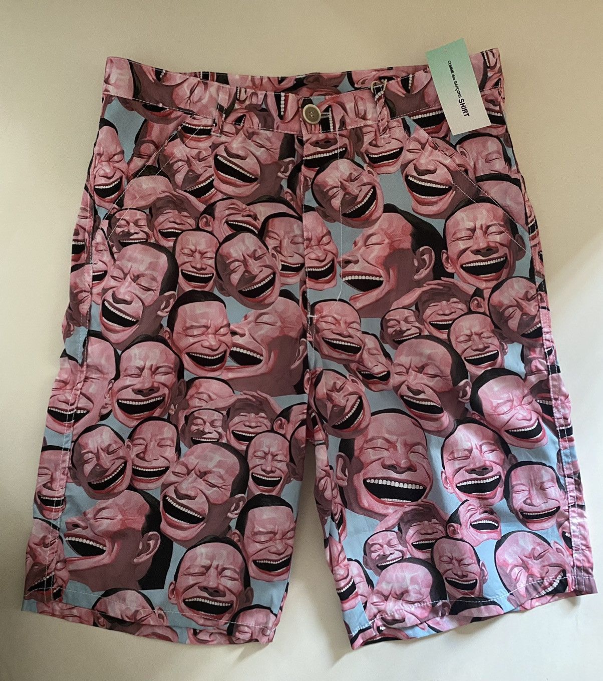 Chemise Comme Des Garçons X Yue Minjun "Homme Qui Rit" - Taille S Rose Homme | Occasion Très Bon état
