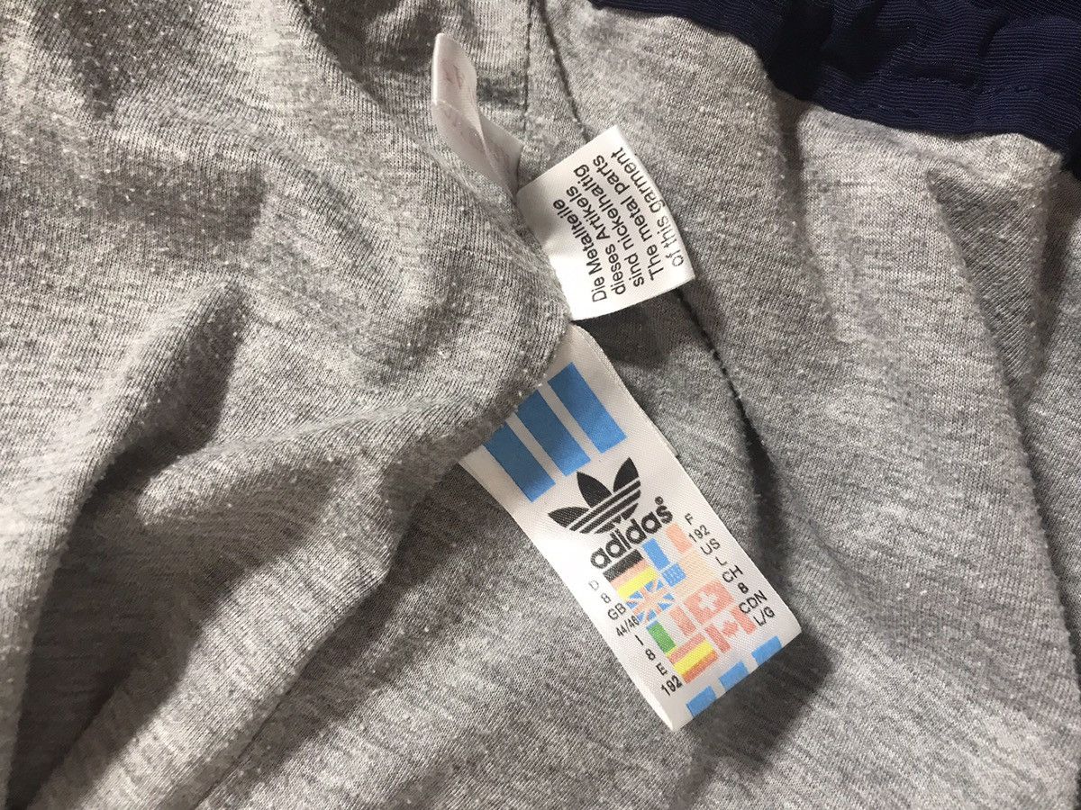 Vintage Vintage Adidas light jacket Size US XL / EU 56 / 4 - 5 Thumbnail