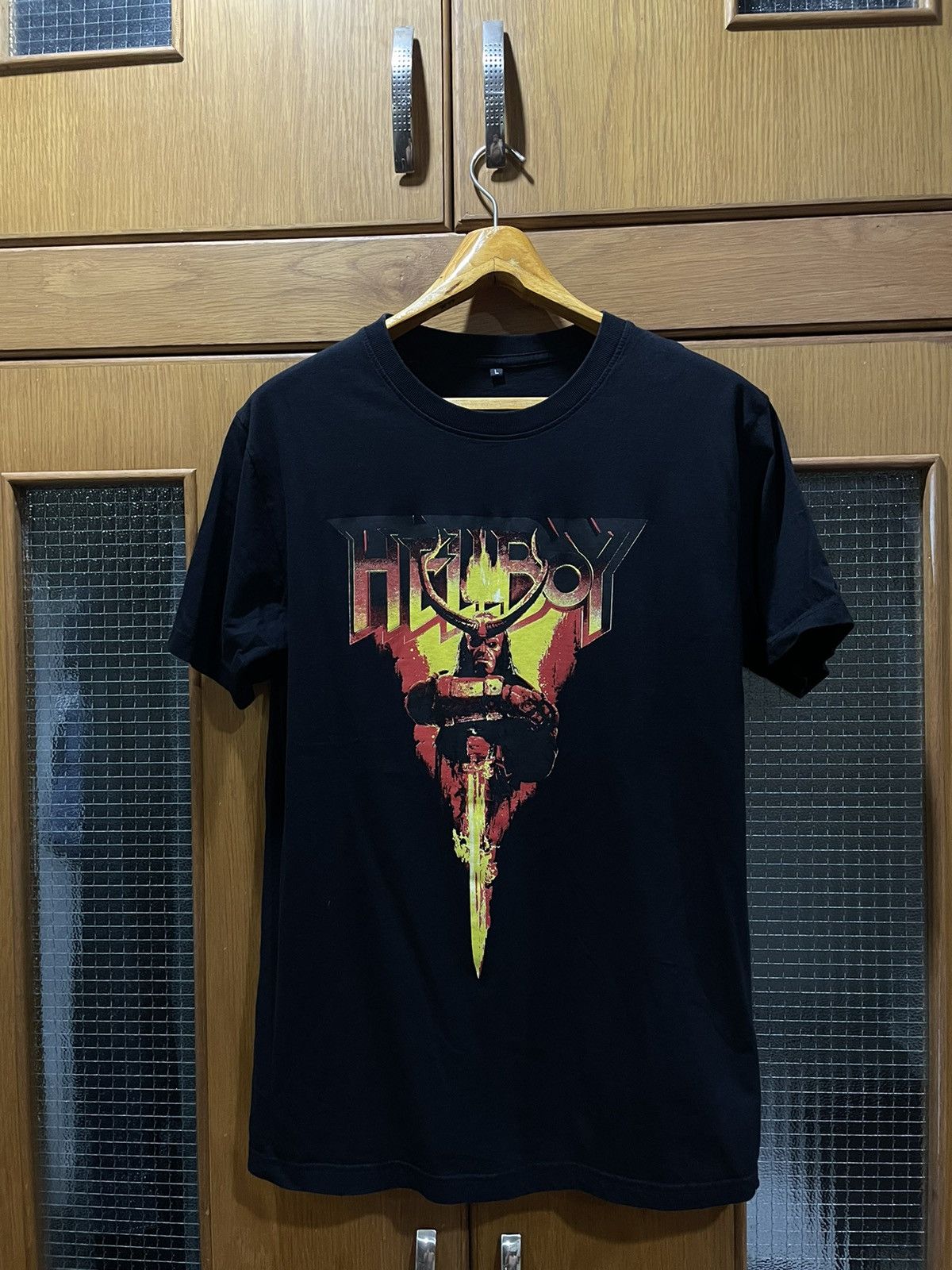 Vintage HELLBOY GIVE EVIL HELL MOVIE PROMO T-SHIRT (2019) Size US M / EU 48-50 / 2 - 3 Thumbnail