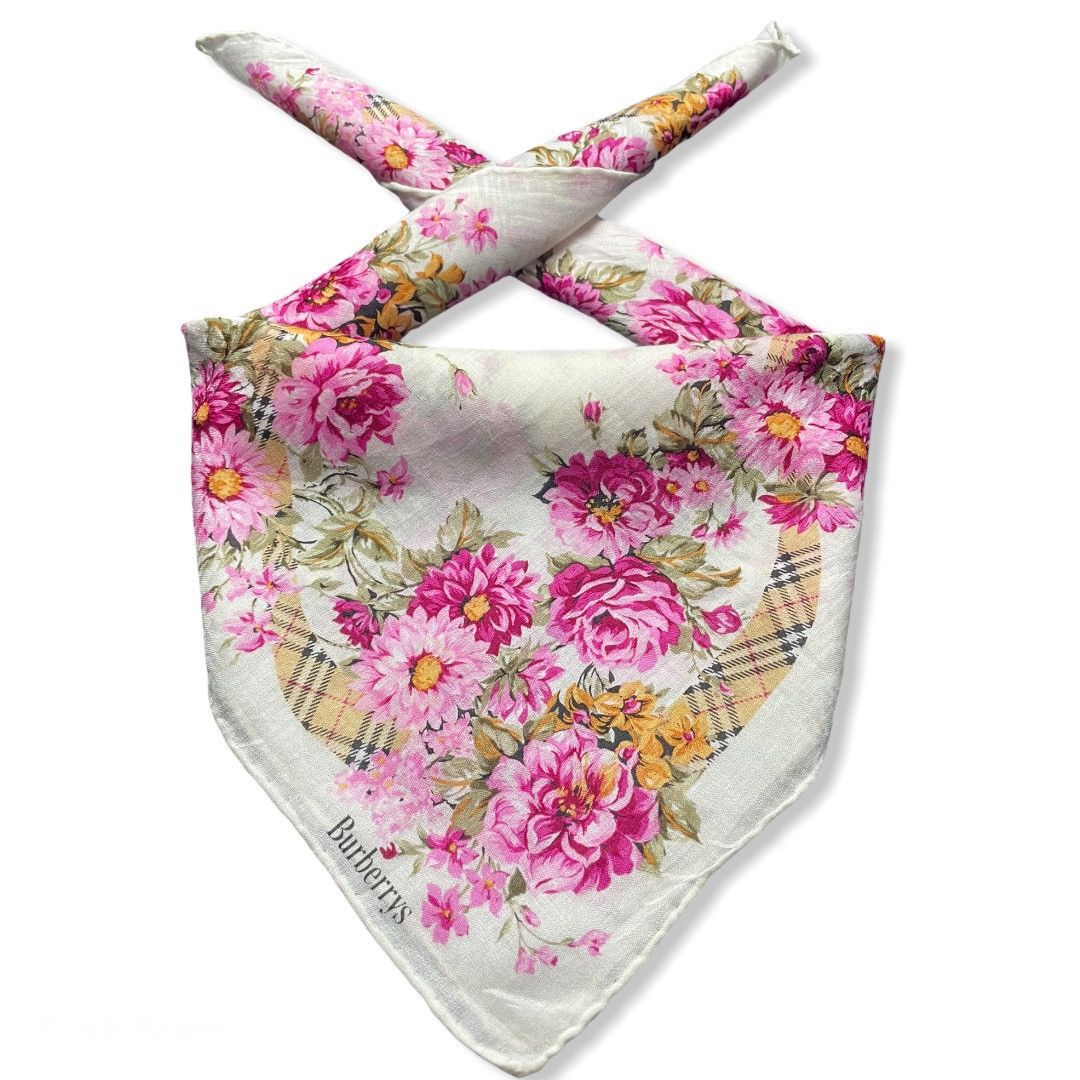 Burberry Burberry Handkerchief / Neckerchief / Headscarf Size ONE SIZE - 1 Thumbnail