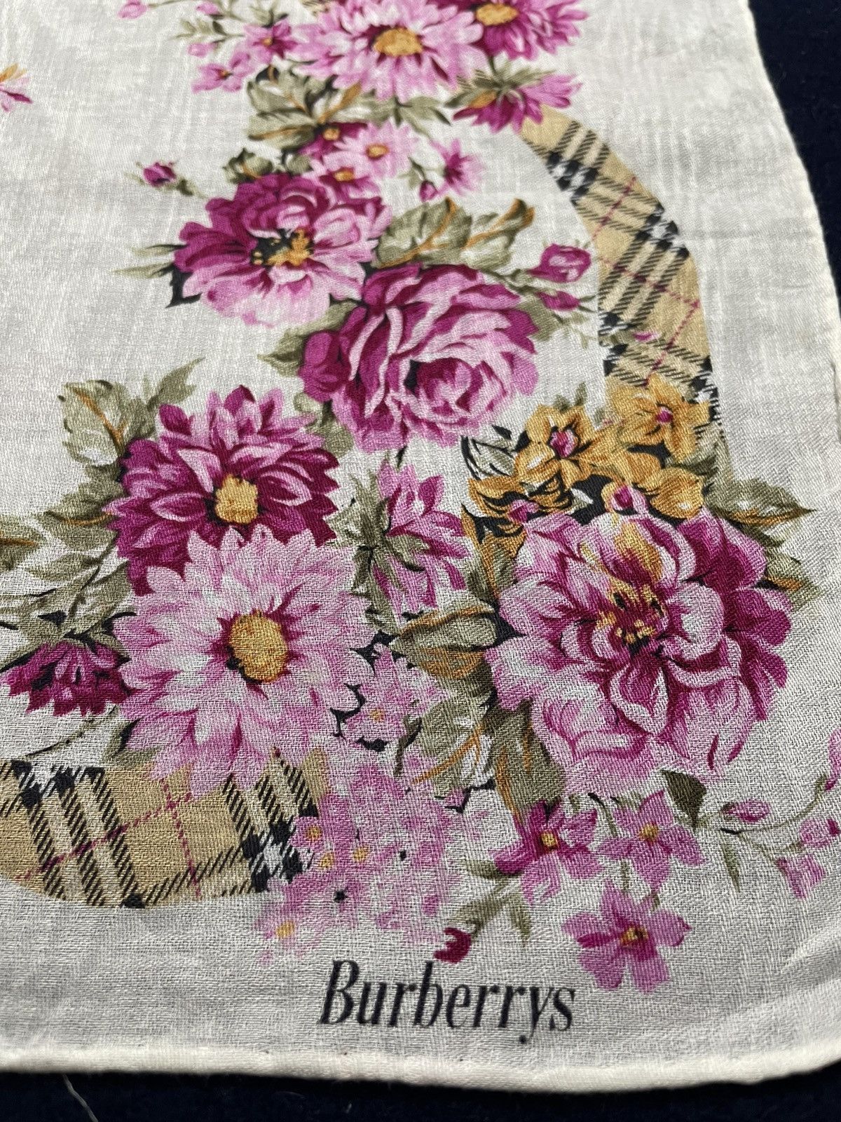 Burberry Burberry Handkerchief / Neckerchief / Headscarf Size ONE SIZE - 5 Thumbnail