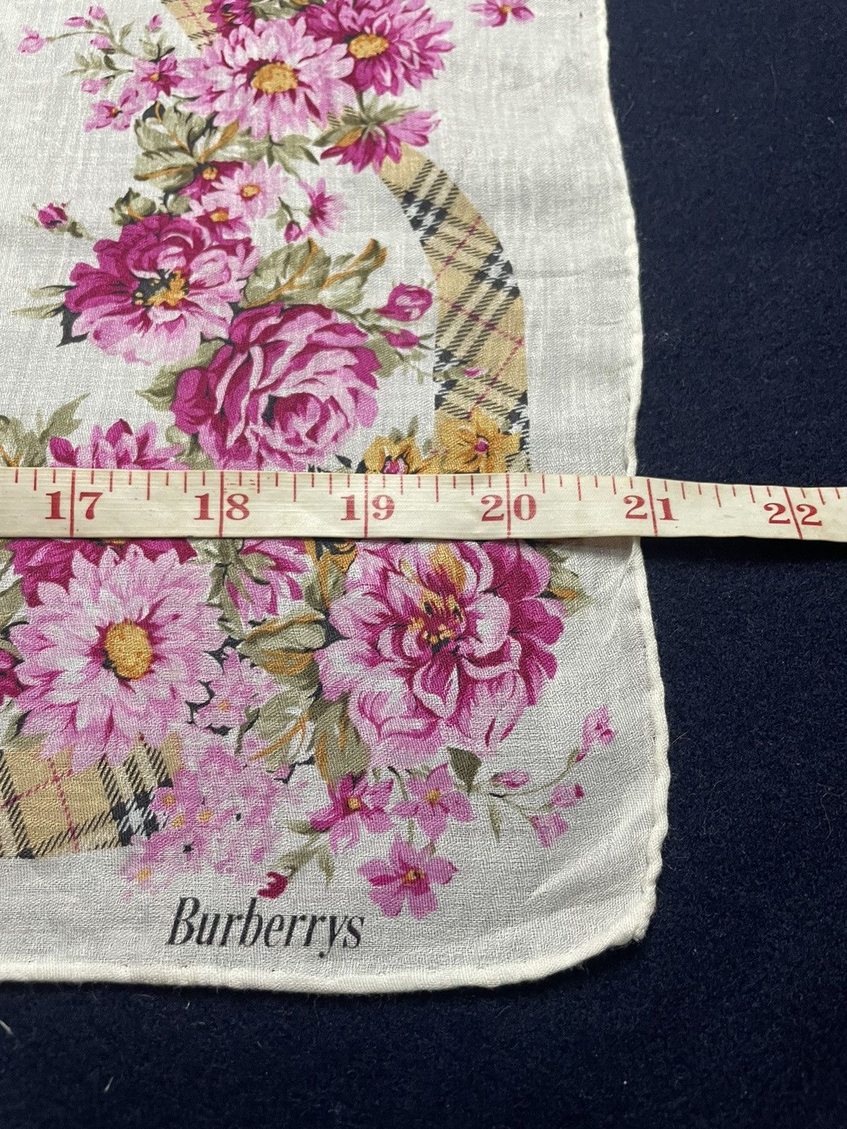 Burberry Burberry Handkerchief / Neckerchief / Headscarf Size ONE SIZE - 3 Thumbnail