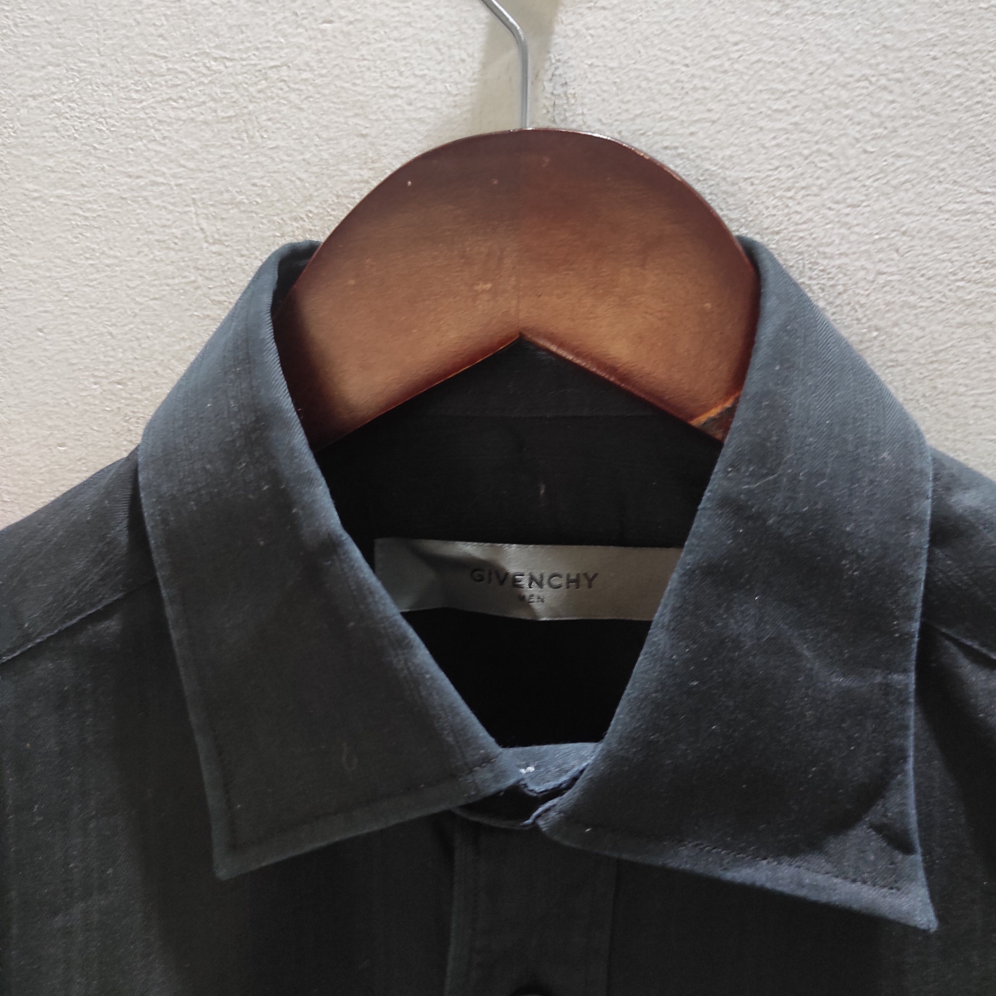 Givenchy Givenchy Men shirt button up black Size US M / EU 48-50 / 2 - 3 Thumbnail
