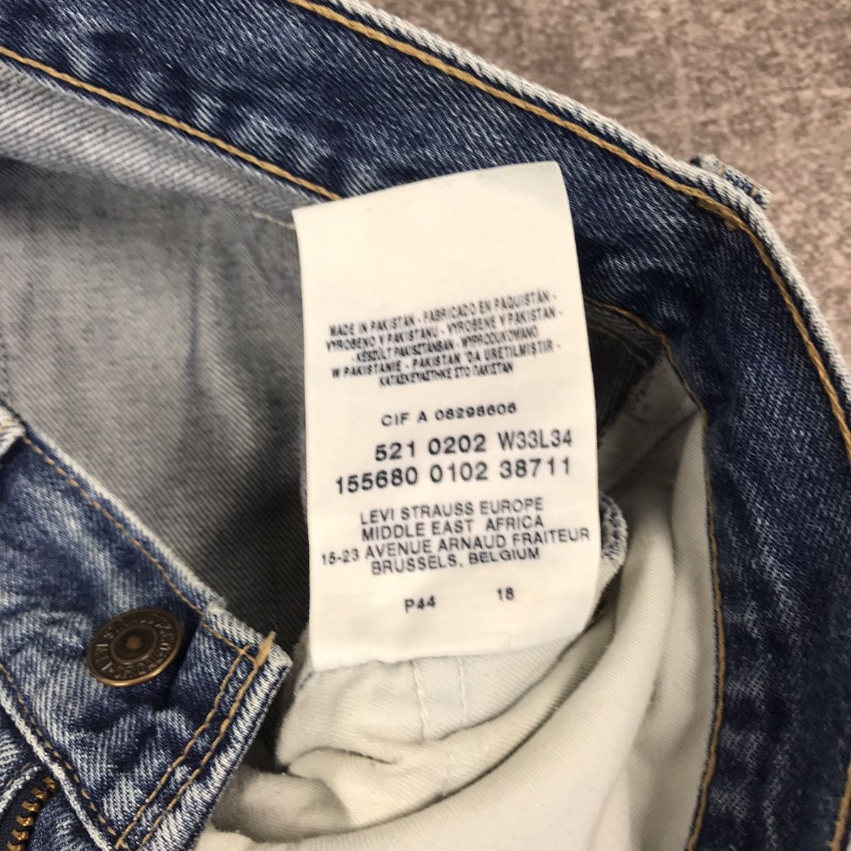 Levi's Distressed Levi’s 521 02 P44 Button Jeans Size US 33 - 10 Thumbnail