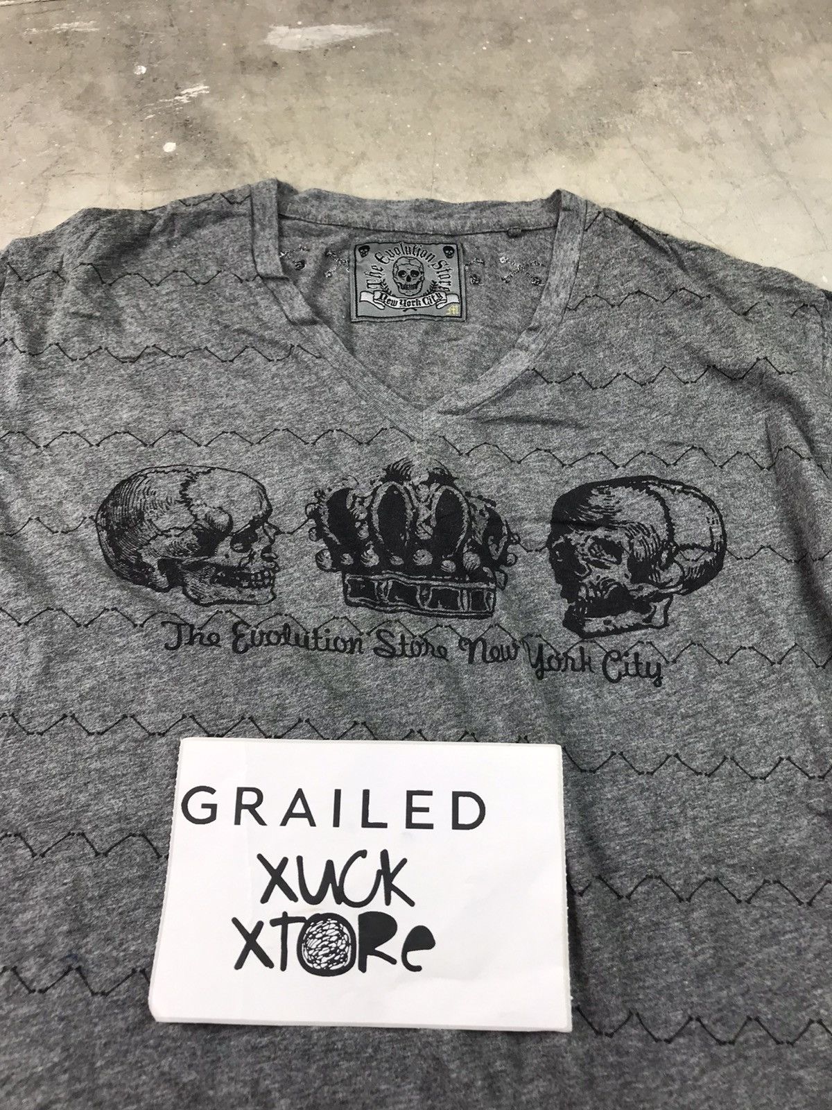 Japanese Brand × Uniqlo UNIQLO X THE EVOLUTION STORE NYC SKULLS SKELETONS Size US M / EU 48-50 / 2 - 12 Thumbnail