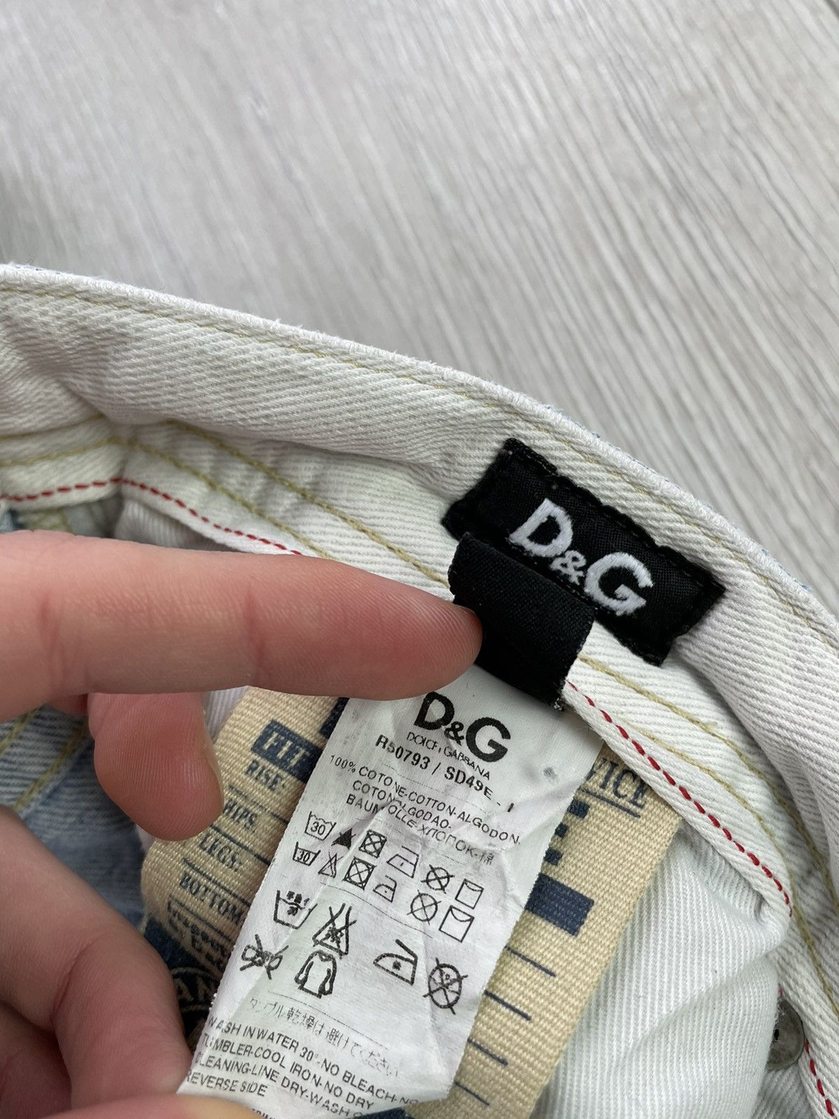 Dolce & Gabbana × Vintage D&G Extra Rare Distressed Vintage Jeans Size US 36 / EU 52 - 16 Thumbnail