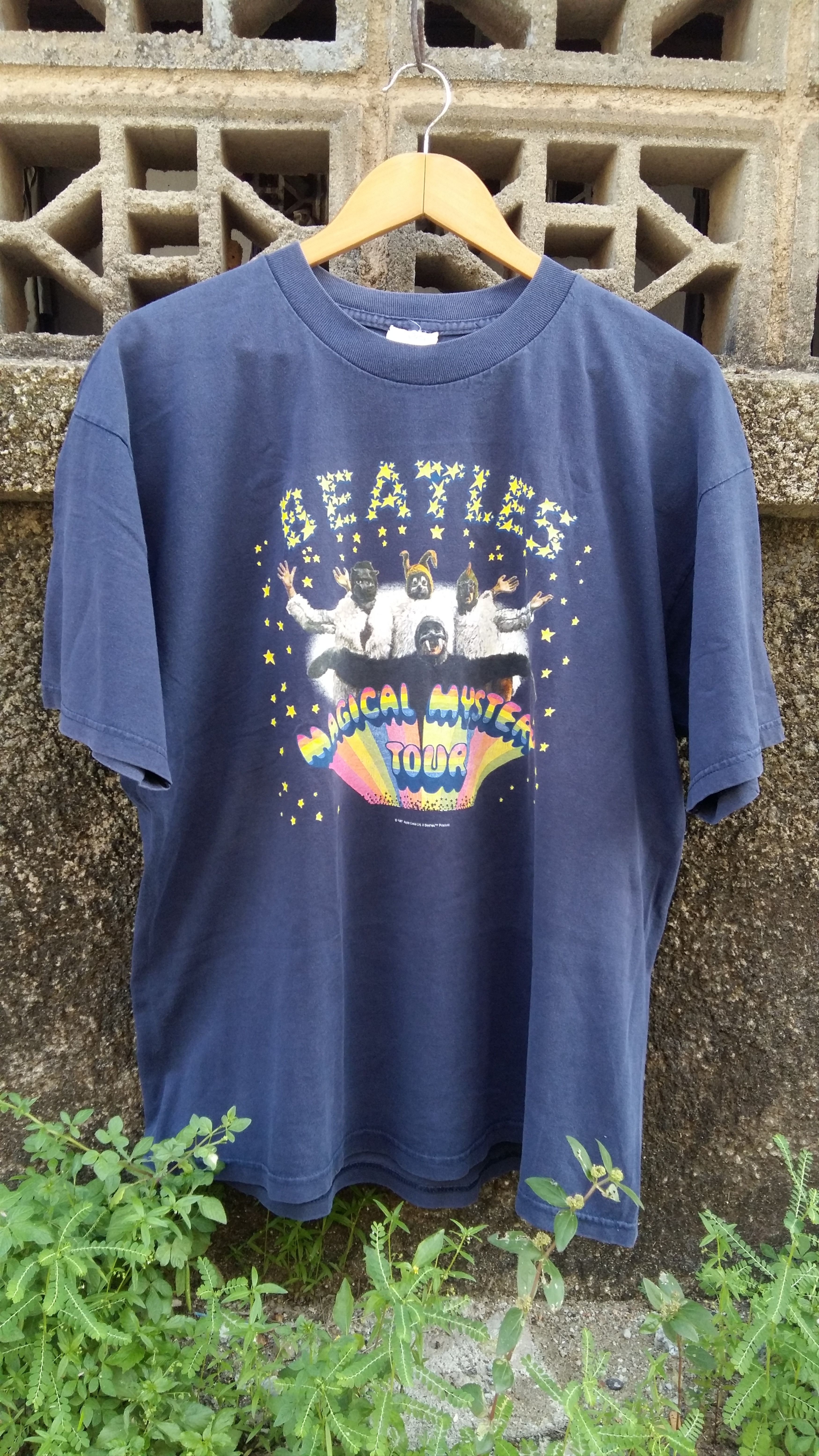 Band Tees × Vintage Rare🔥Vintage 90s The Beatles "Magical Mystery" Tshirt Size US XL / EU 56 / 4 - 1 Thumbnail