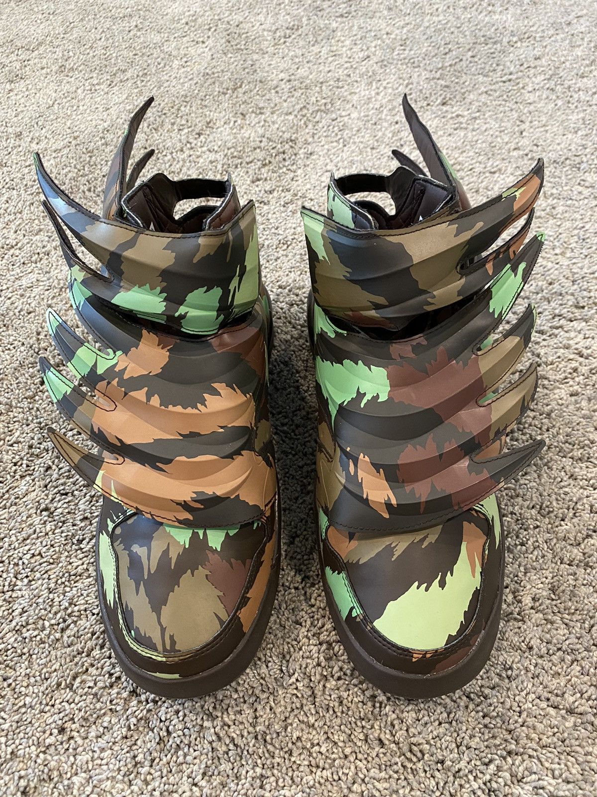 Jeremy Scott Adidas Jeremy Scott, Camo Wings 3.0 Sauvage, size 8.5