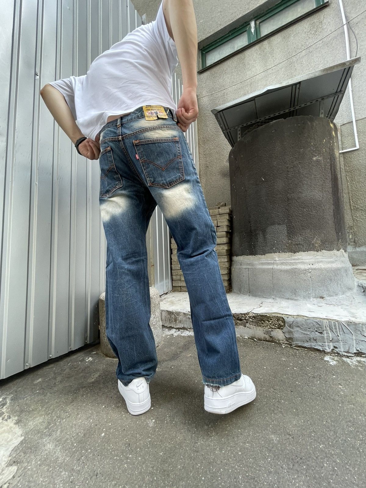 Levi's × Vintage Vintage Levi’s 501 Jeans Washed Distressed Size US 34 / EU 50 - 4 Thumbnail