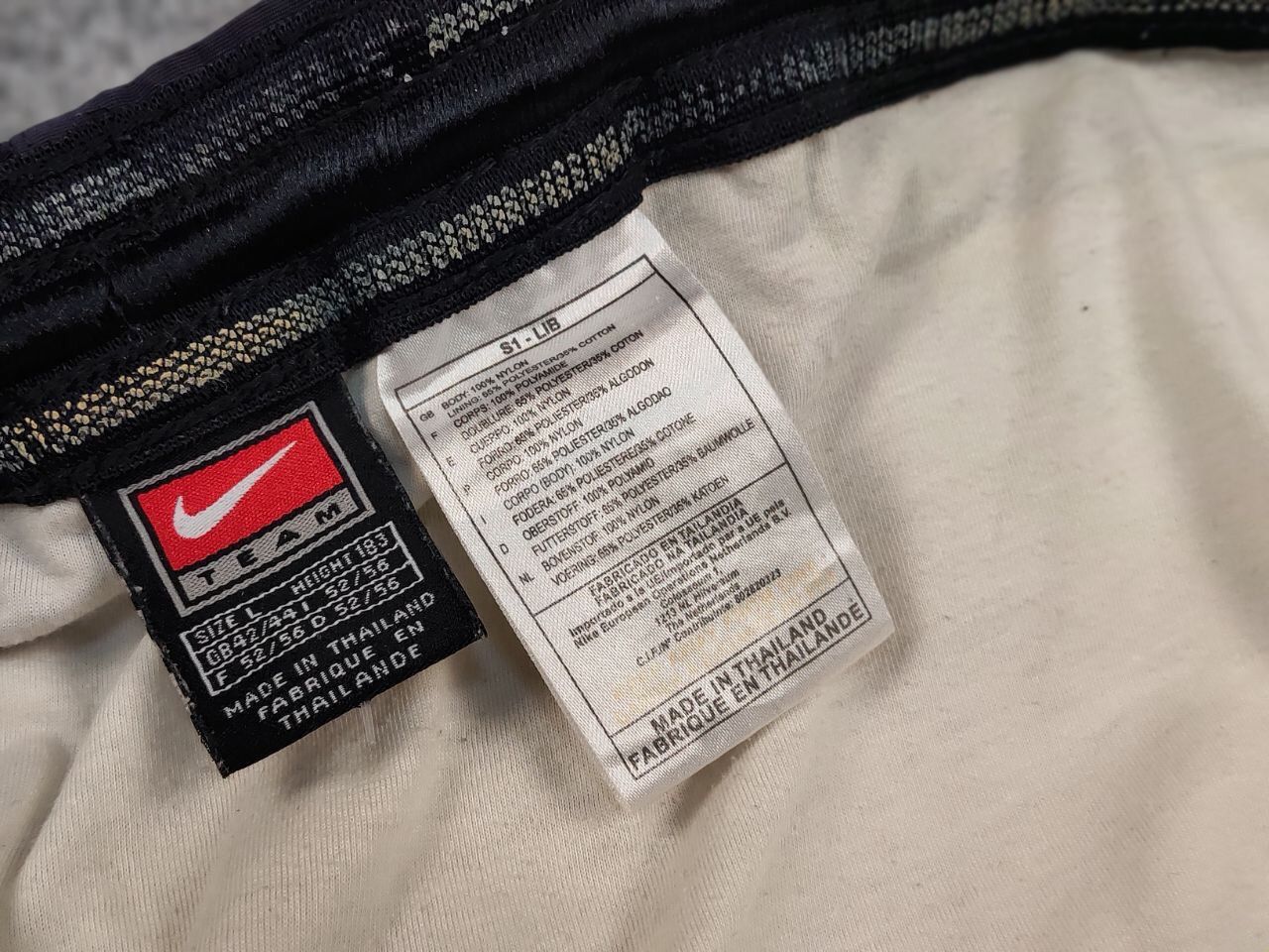 Nike Vintage 90's Nike Team Logo Swoosh Nylon Shorts Casual Size US 36 / EU 52 - 15 Thumbnail
