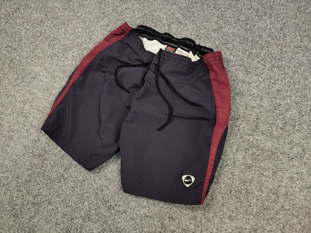 Nike Vintage 90's Nike Team Logo Swoosh Nylon Shorts Casual Size US 36 / EU 52 - 3 Thumbnail