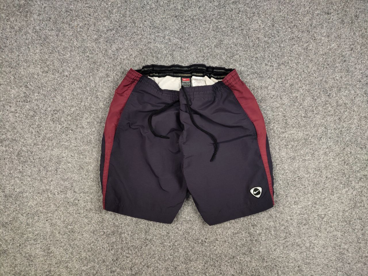 Nike Vintage 90's Nike Team Logo Swoosh Nylon Shorts Casual Size US 36 / EU 52 - 1 Thumbnail