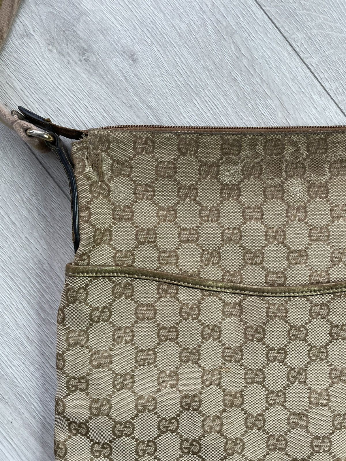 Gucci × Vintage Gucci GG SUPREME MONOGRAM CANVAS BAG / MESSENGER Size ONE SIZE - 11 Thumbnail