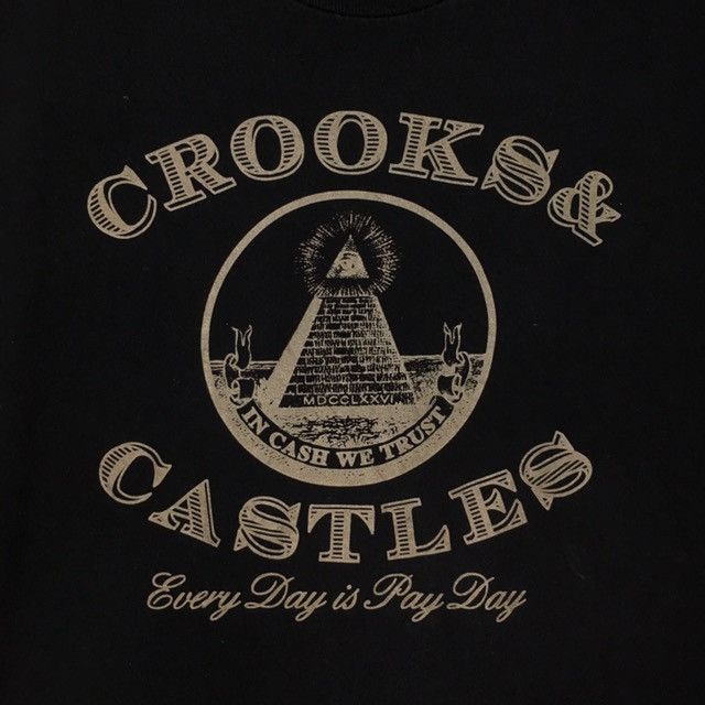 Pyramid One Eye Crooks & Castles Tshirt