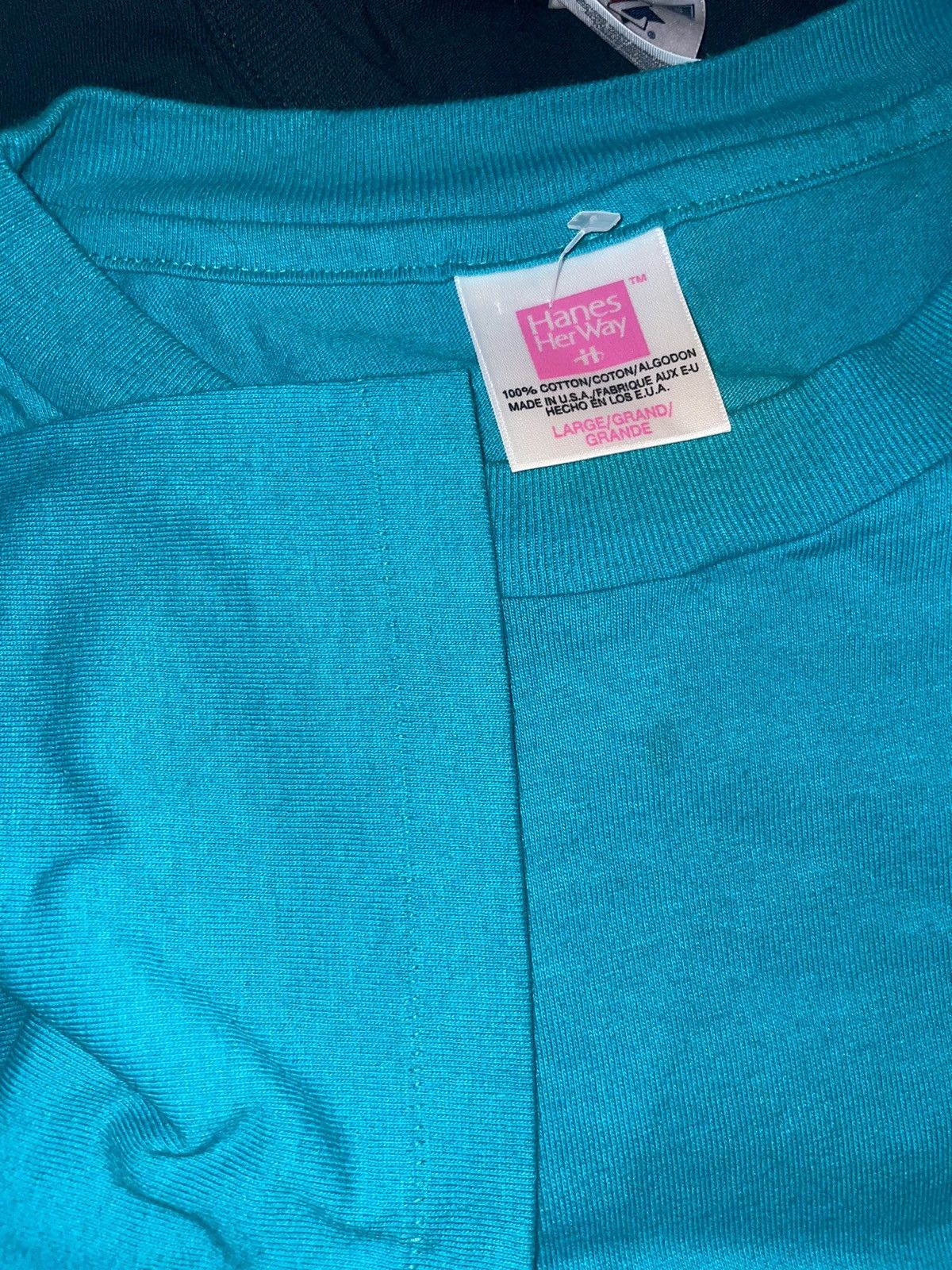 Hanes 90s Vintage Hanes Her Way Made in USA Blank Single Stitch Size US L / EU 52-54 / 3 - 4 Thumbnail
