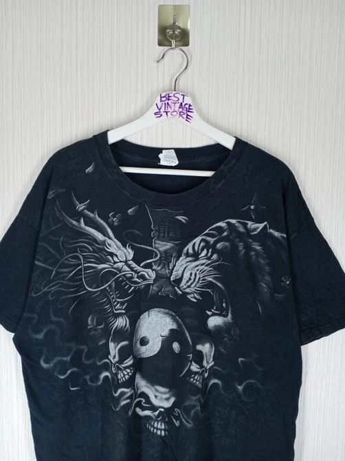 Band Tees × Japanese Brand × Vintage Rare Vintage Yin Yang Tiger vs Dragon Overprint Tshirt Size US XL / EU 56 / 4 - 4 Thumbnail