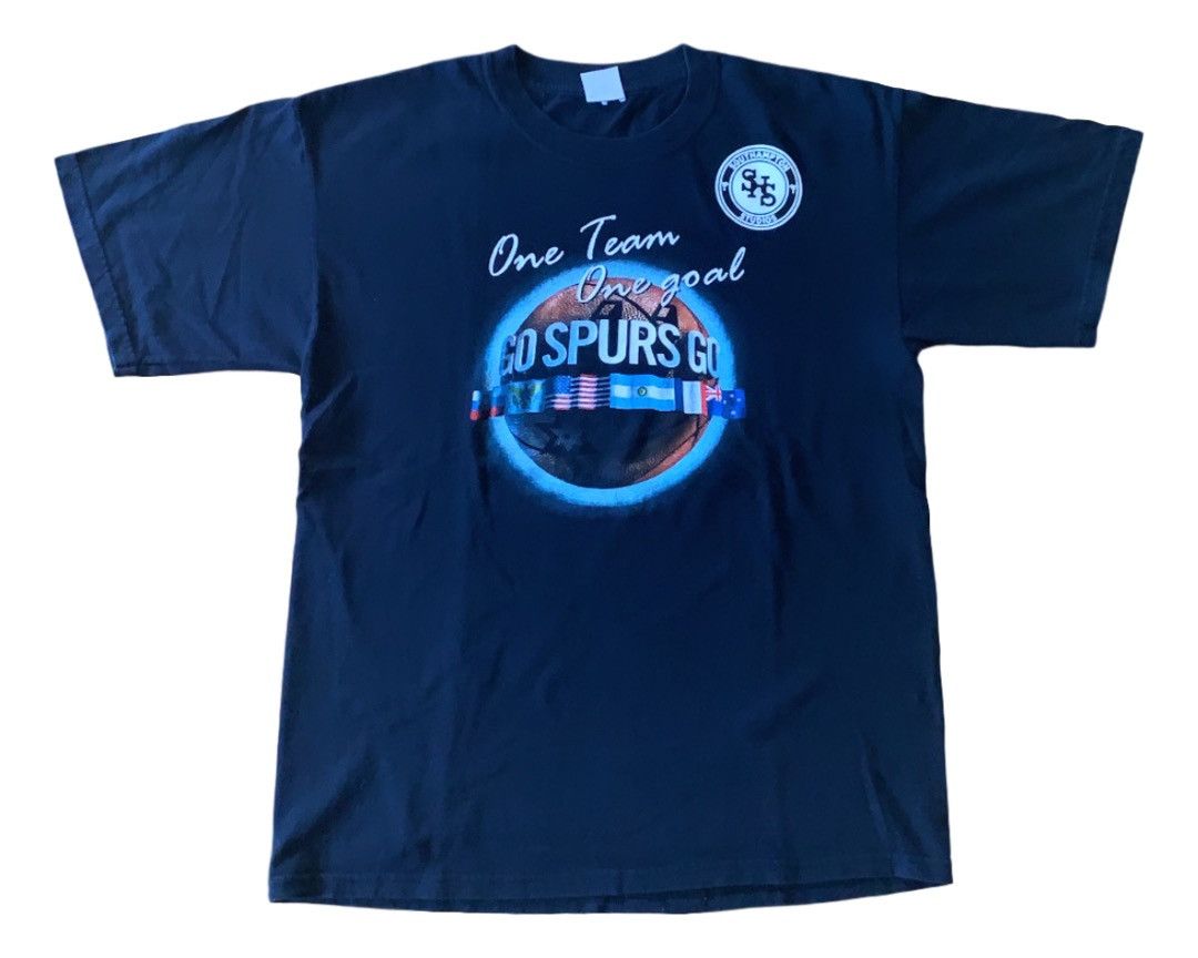 NBA × Vintage Vintage San Antonio Spurs Global T-Shirt Size US XL / EU 56 / 4 - 1 Thumbnail