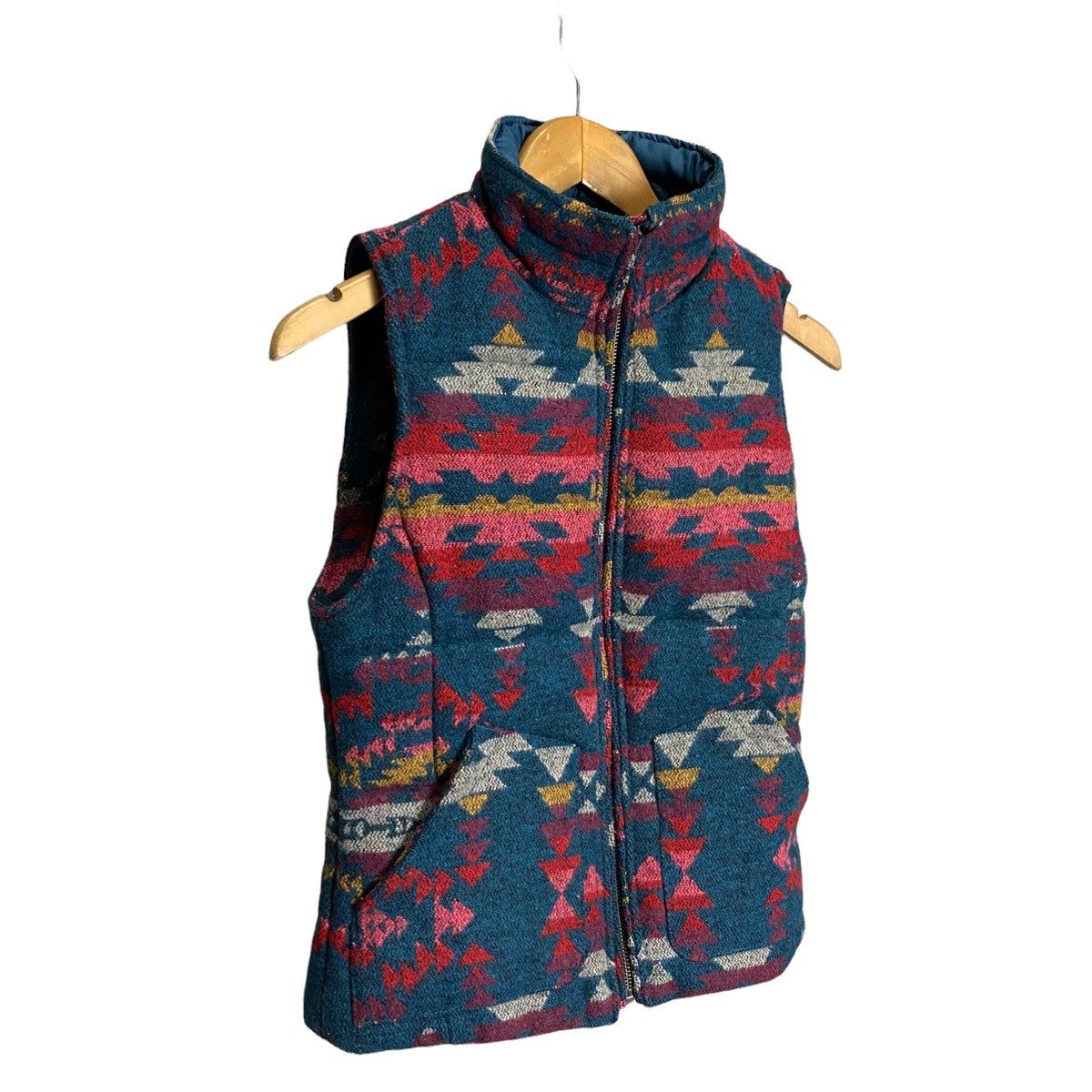 American Eagle Outfitters × Native American Eagle puffer navajo vest Size US XXS / EU 40 - 3 Thumbnail