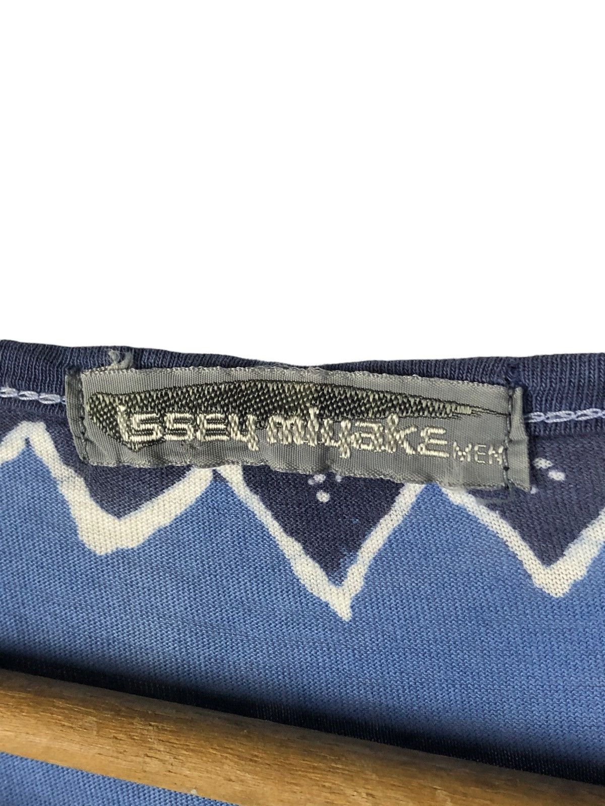 Issey Miyake Vintage 80s Issey Miyake Men Navajo Pattern Tshirt Size US M / EU 48-50 / 2 - 8 Thumbnail