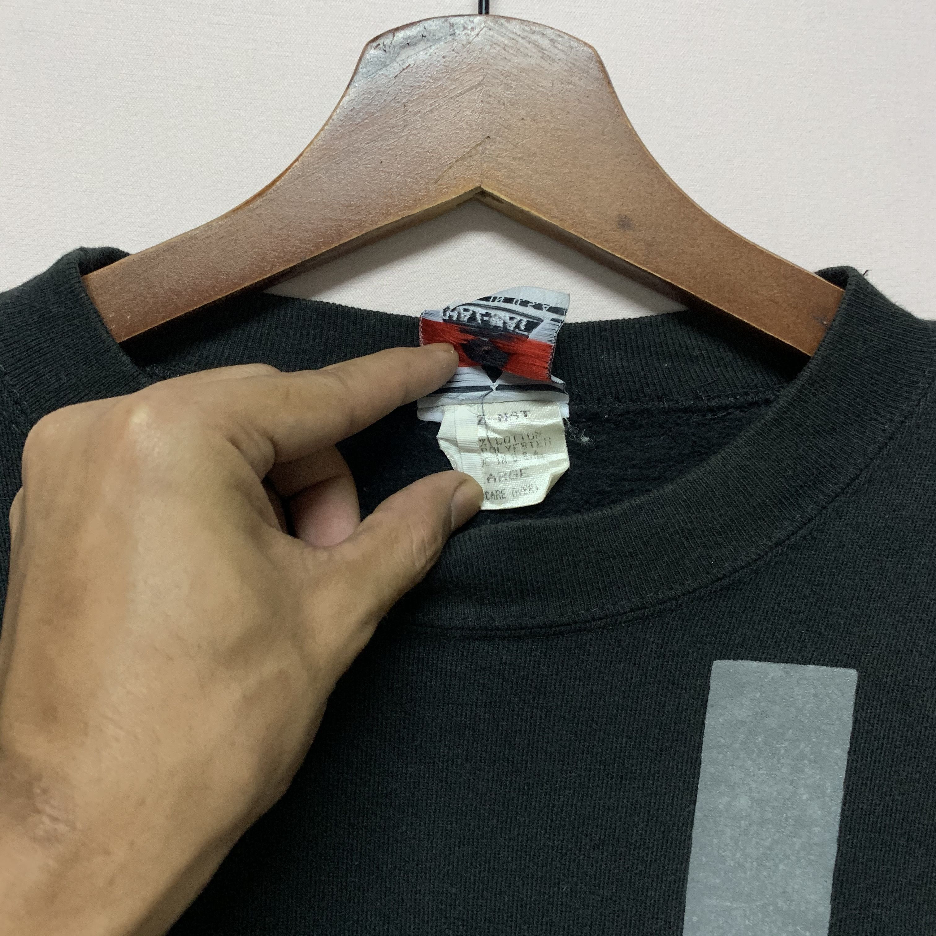 Vintage 🔥SEND OFFERS🔥 Vintage Haz-Mat Dangerous Good Sweatshirt Size US L / EU 52-54 / 3 - 7 Thumbnail