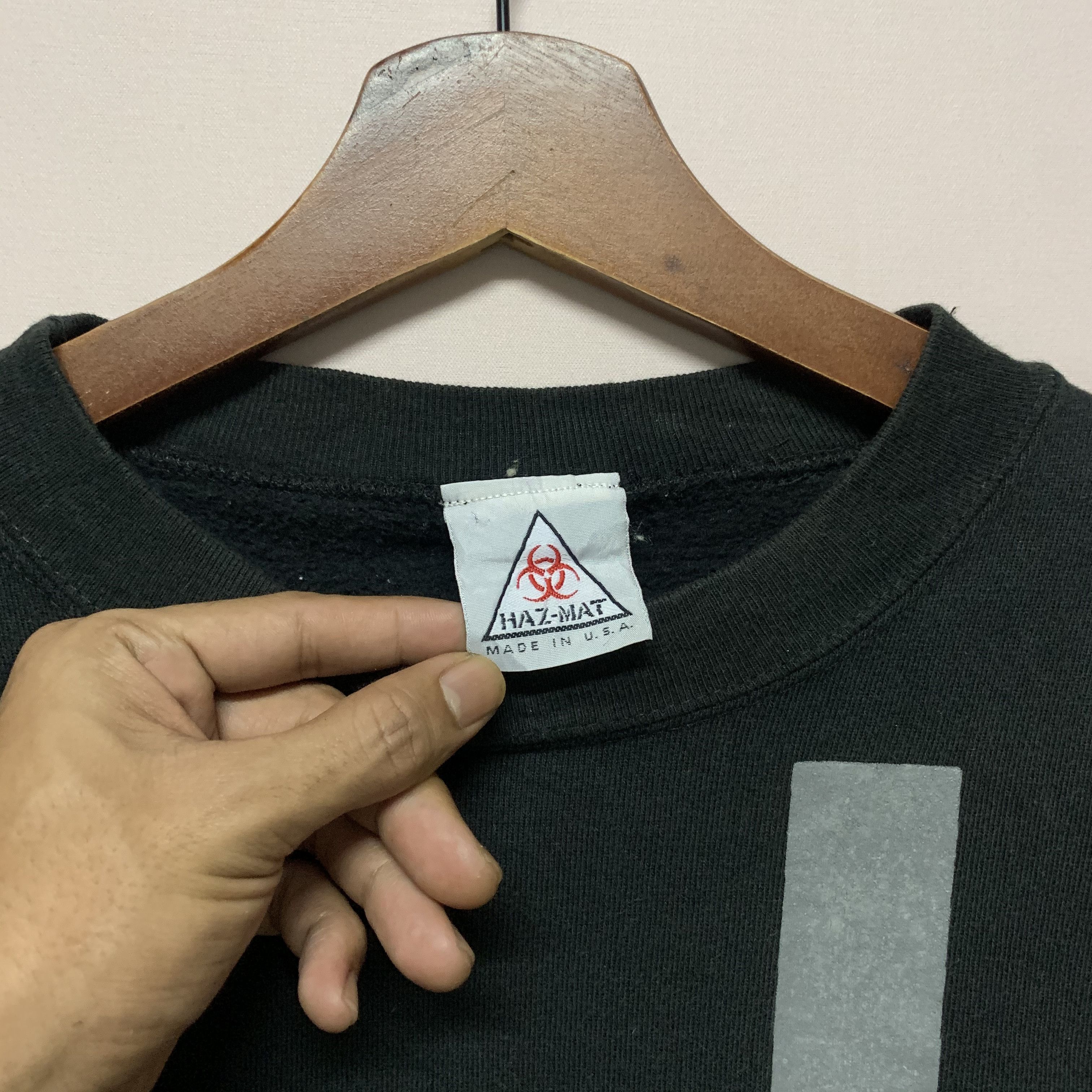 Vintage 🔥SEND OFFERS🔥 Vintage Haz-Mat Dangerous Good Sweatshirt Size US L / EU 52-54 / 3 - 6 Thumbnail