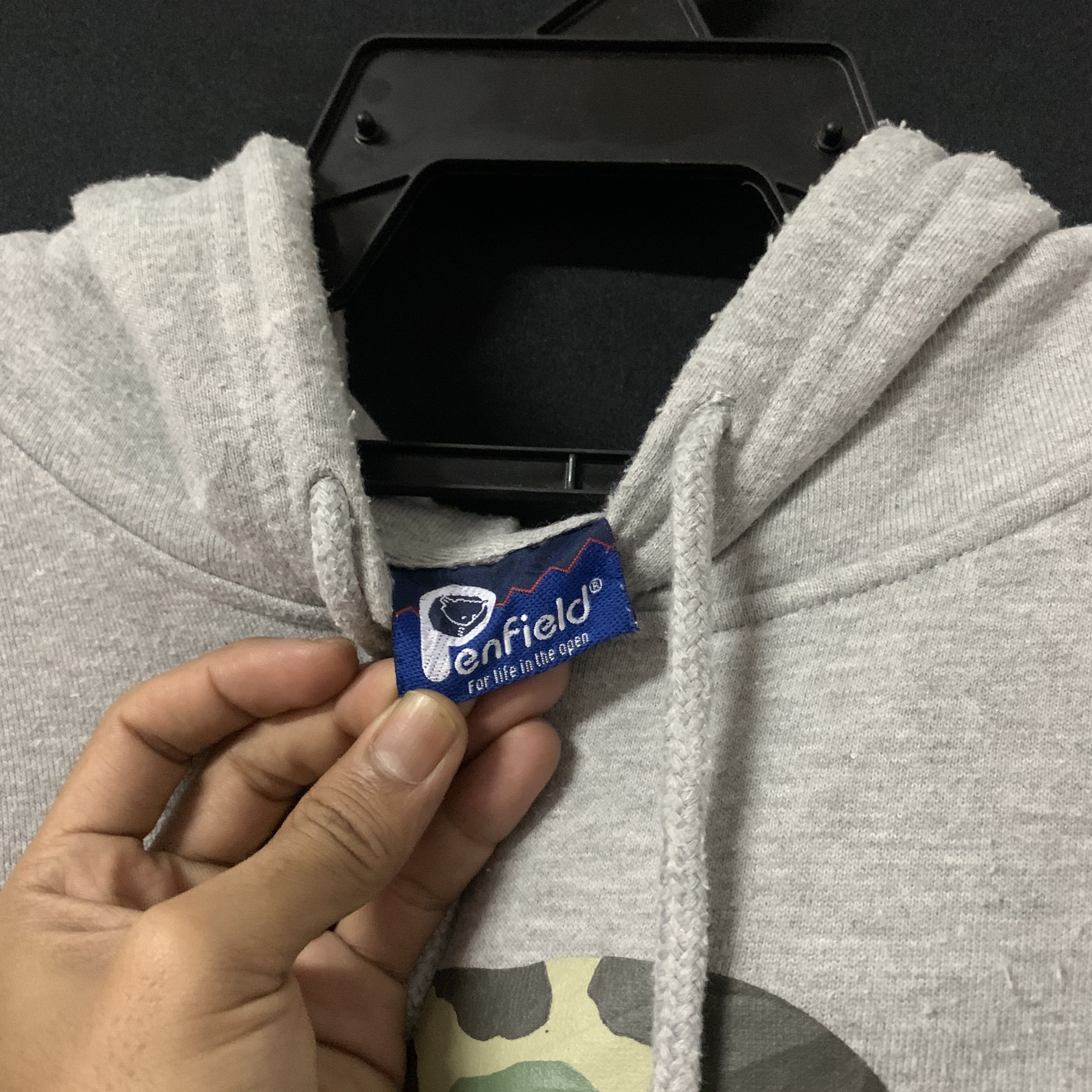 Penfield Penfield Big Logo Camouflage Hooded Brand Sweatshirt Size US L / EU 52-54 / 3 - 6 Thumbnail