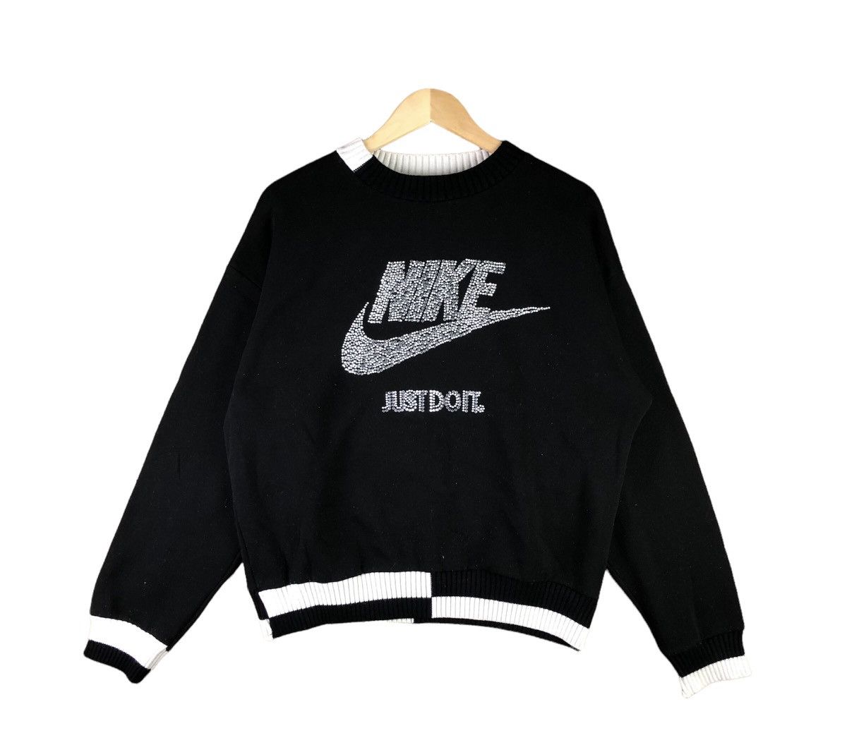 Vintage nike blink spell out
