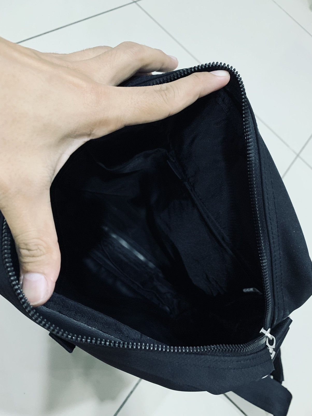 Issey Miyake × Tete Homme × Vintage TETE HOMME FULL NYLON MULTIZIPPER SLING BAG Size ONE SIZE - 6 Thumbnail