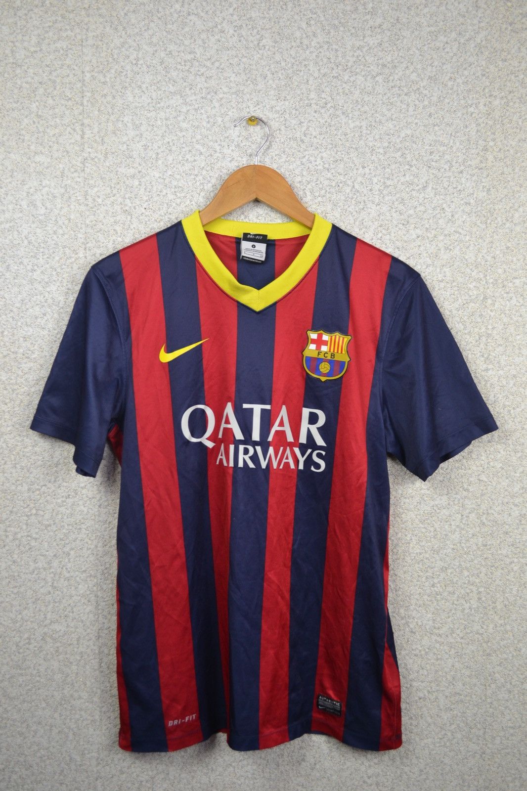 Nike × Vintage FC Barcelona Messi 2013 2014 home soccer shirt jersey Nike Size US S / EU 44-46 / 1 - 2 Thumbnail