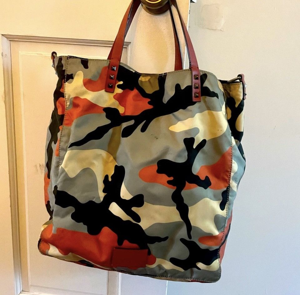 Valentino Rockstud camo tote hotsell