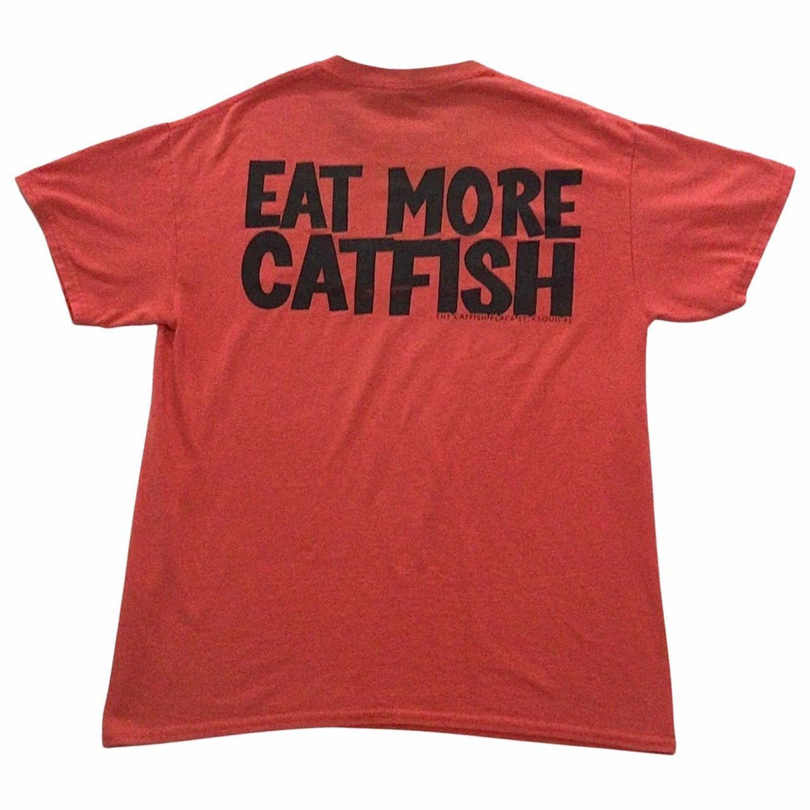 Gildan The Catfish Place St. Cloud Florida T Shirt Salmon Red Black