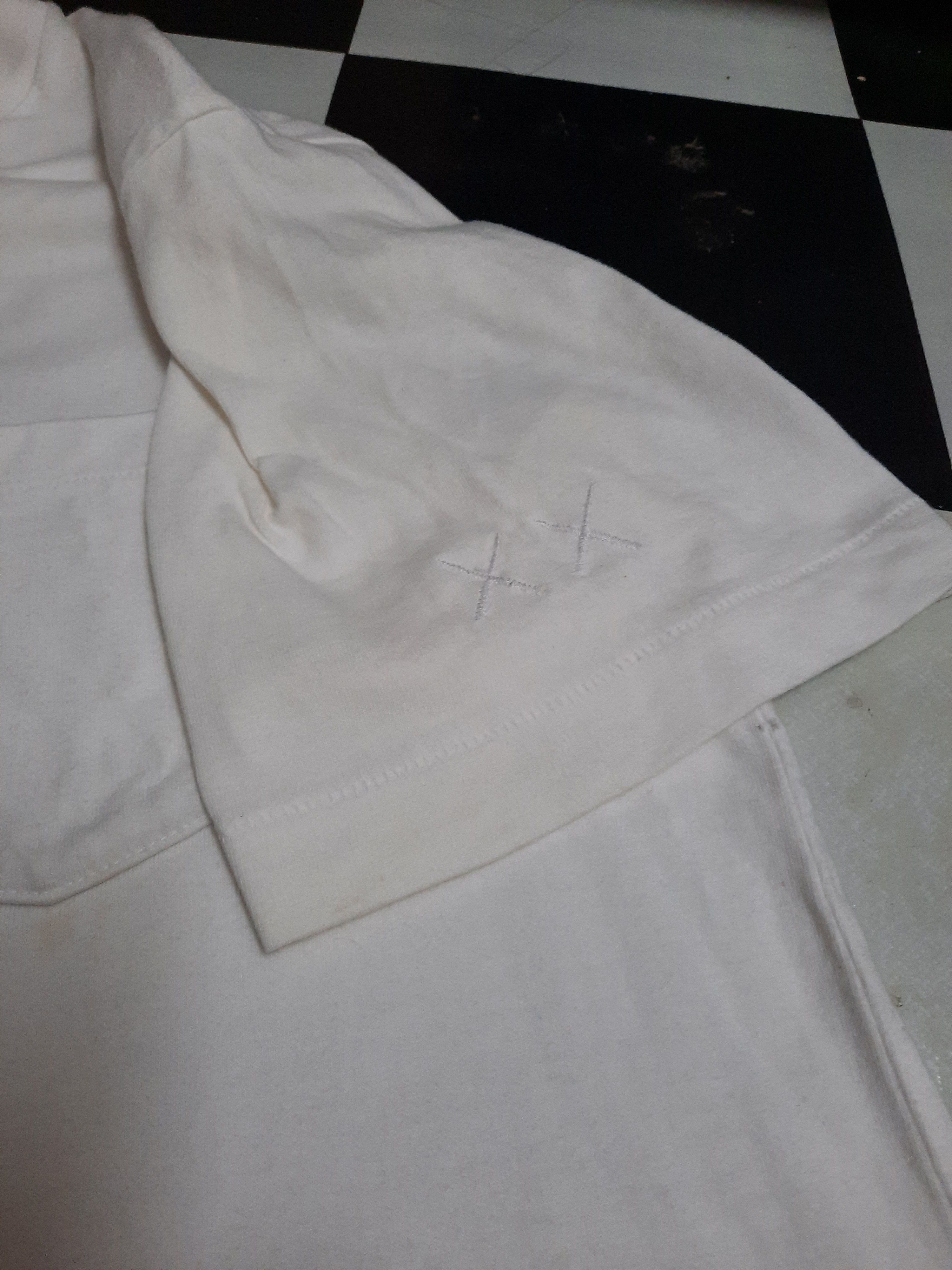 Kaws × Peanuts × Uniqlo KAWS X UNIQLO X PEANUTS T-SHIRT Size US M / EU 48-50 / 2 - 5 Thumbnail