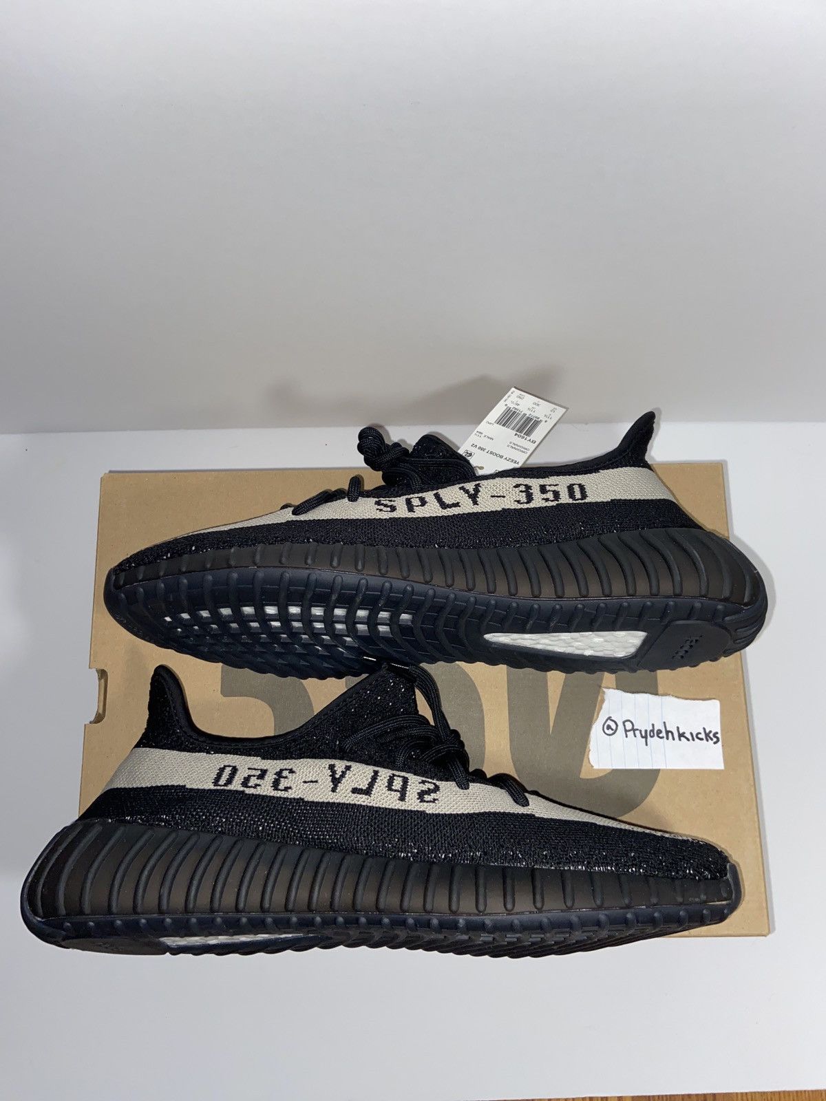 yeezy 350 v2 2022