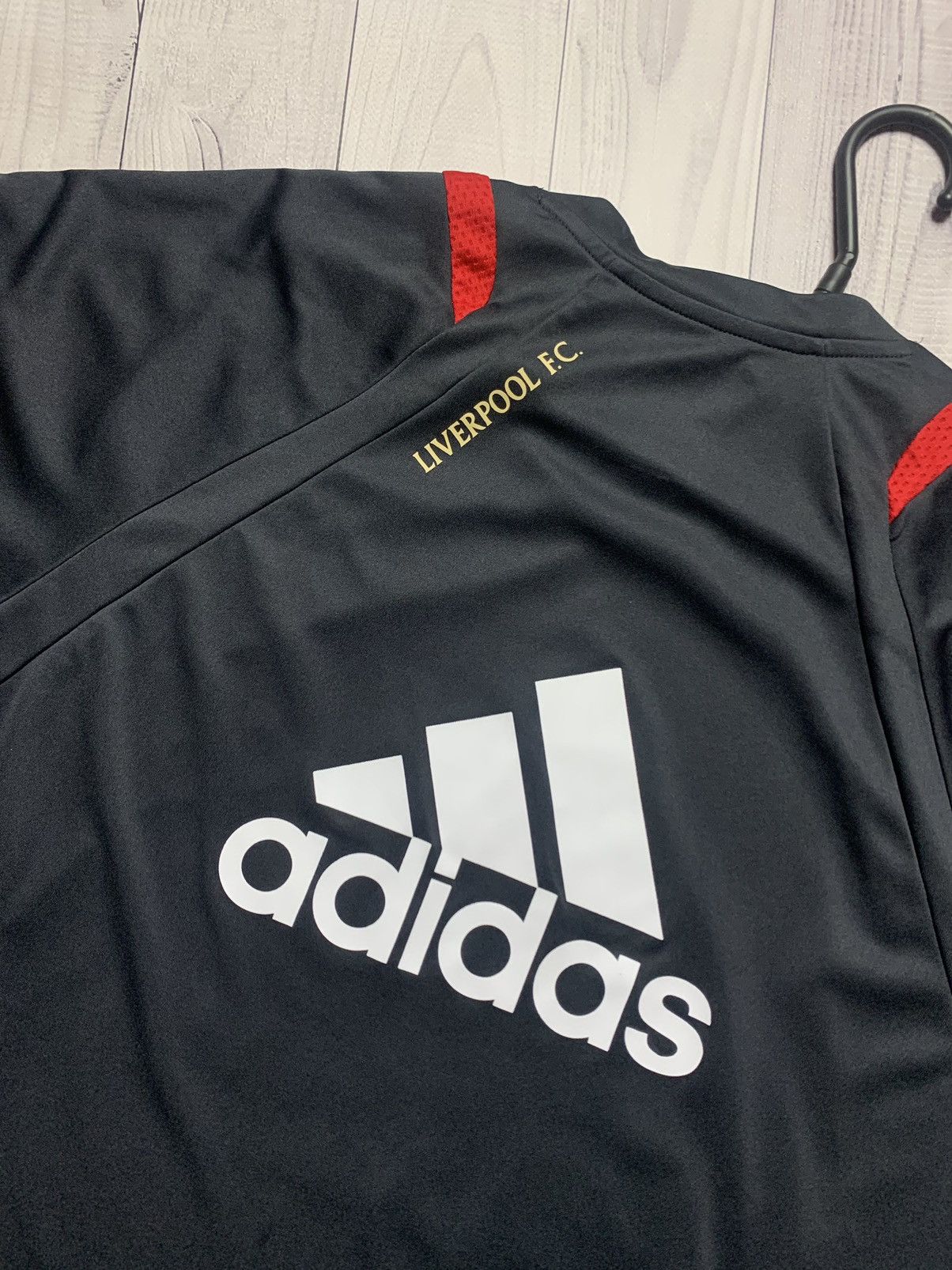 Adidas × Vintage Vintage Liverpool Soccer jersey Adidas black size S/M Size US S / EU 44-46 / 1 - 4 Thumbnail