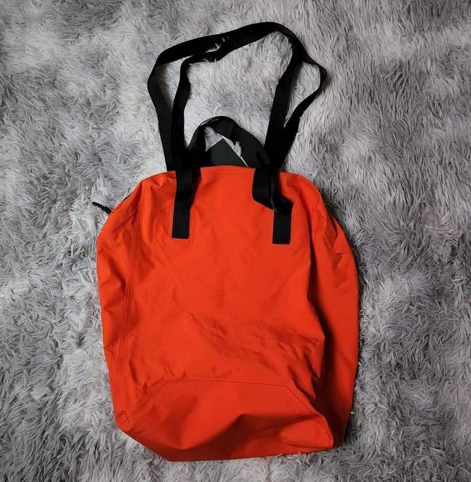 Arc'Teryx Veilance Veilance Seque Re-System Tote | Grailed
