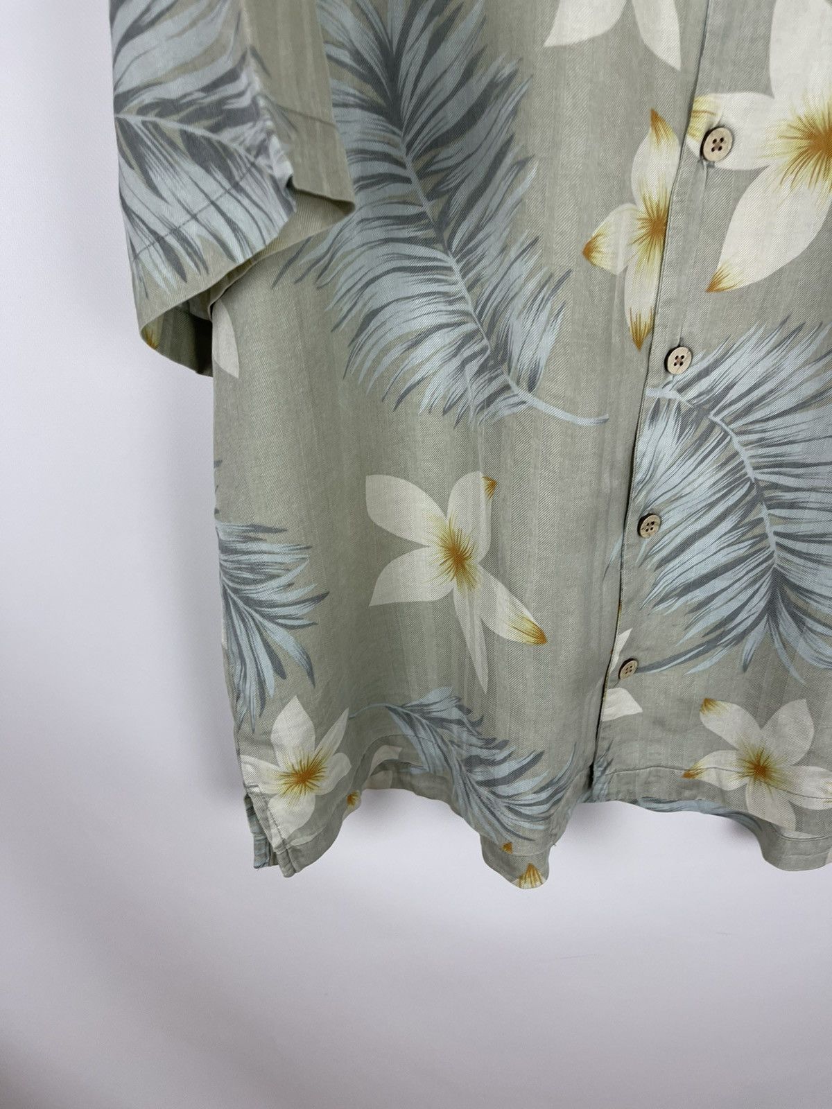 Vintage Bermuda Bay vintage 100% silk flowers feathers pattern shirt Size US XL / EU 56 / 4 - 4 Thumbnail