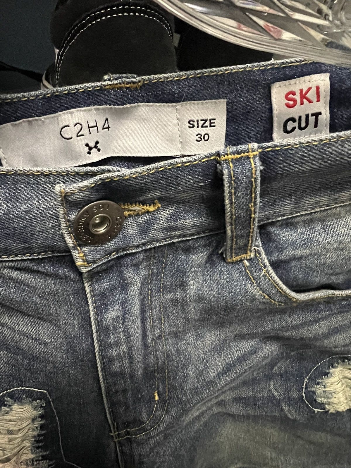 C2H4 C2H4 Distressed Ski Cut Denim Size US 30 / EU 46 - 3 Thumbnail