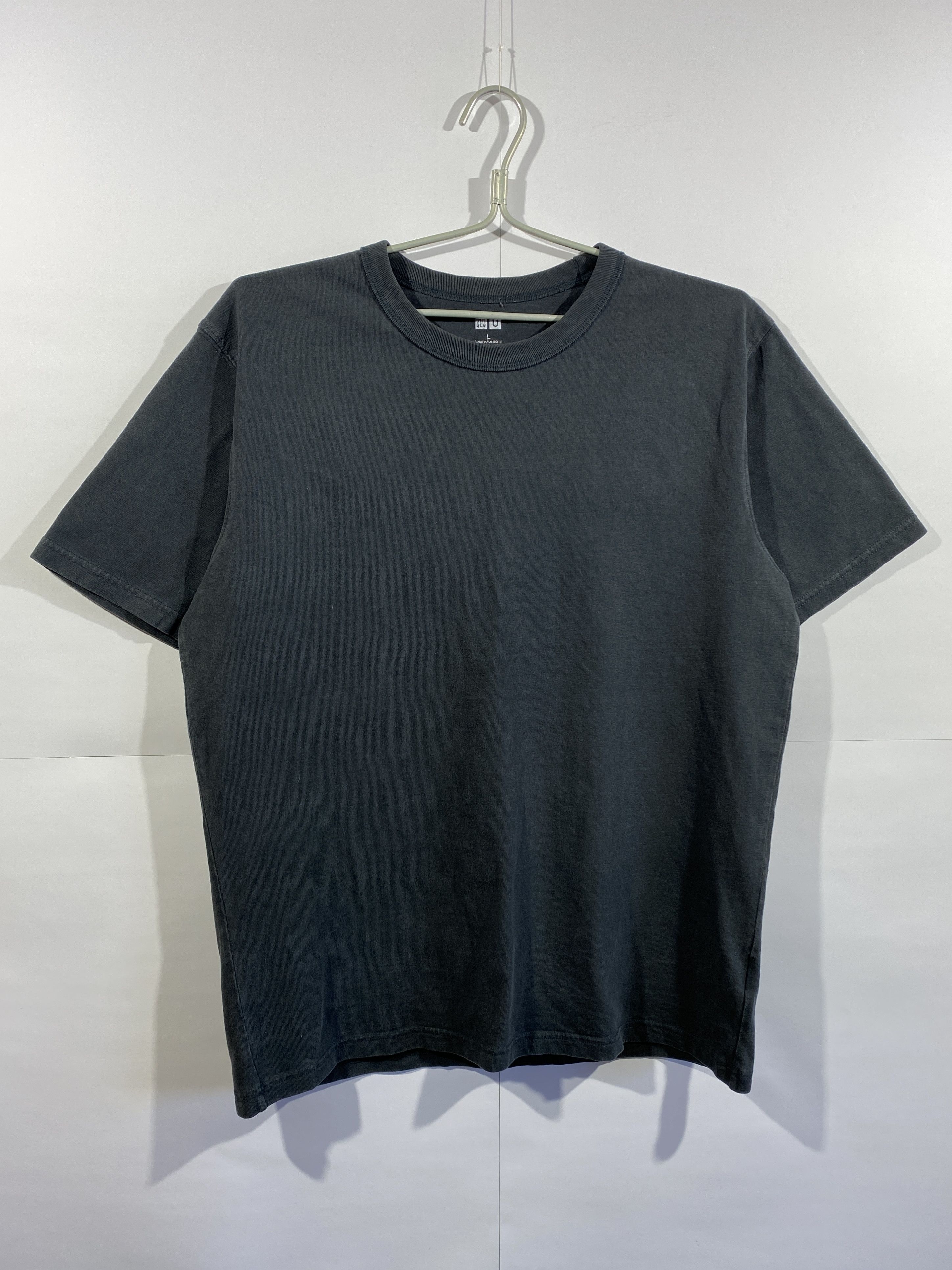 Uniqlo Uniqlo Blank T-Shirt Size L | Grailed