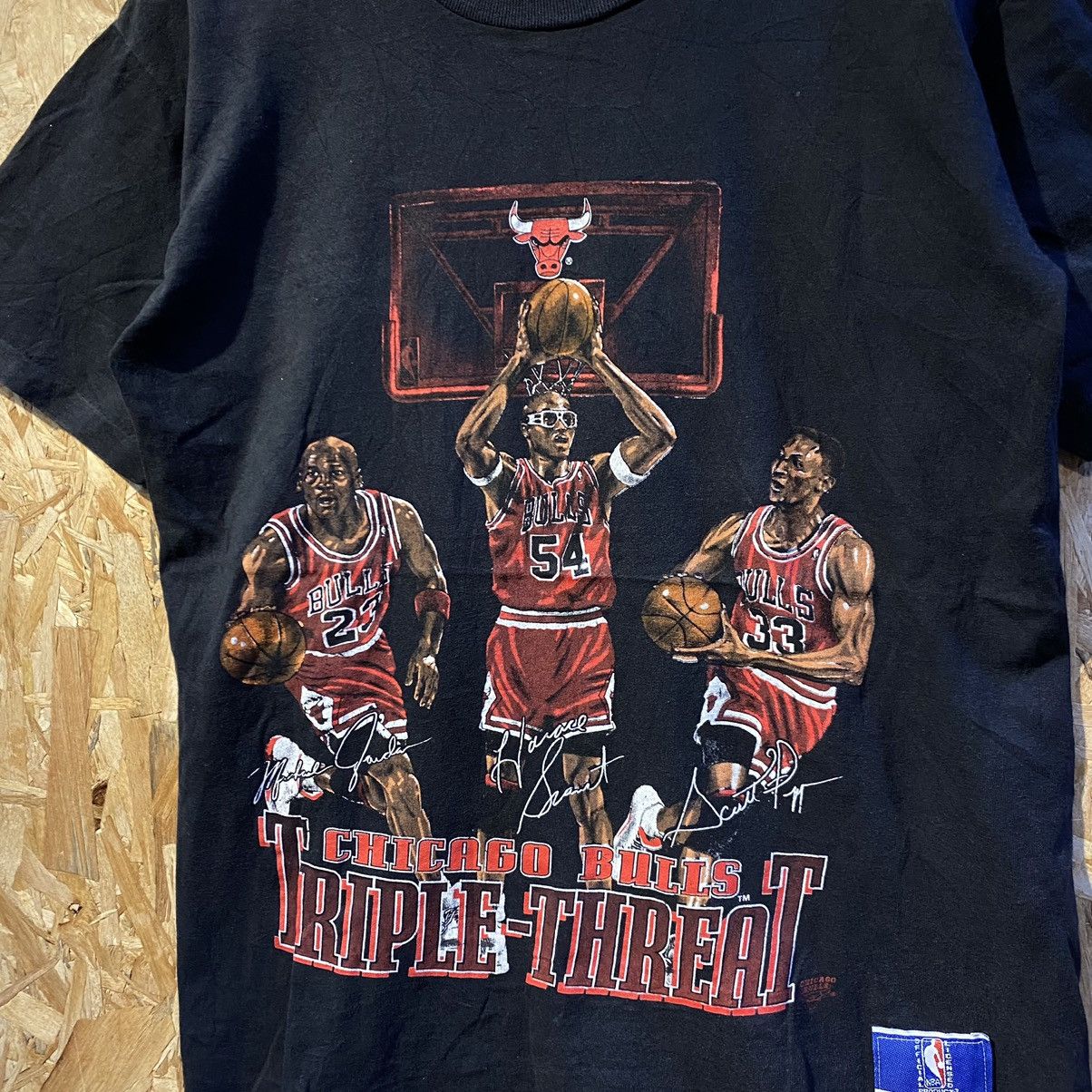 NBA × Nutmeg × Vintage VINTAGE RARE‼️NBA Chicago Bulls Triple-Threat Nutmeg Mills Size US M / EU 48-50 / 2 - 3 Thumbnail