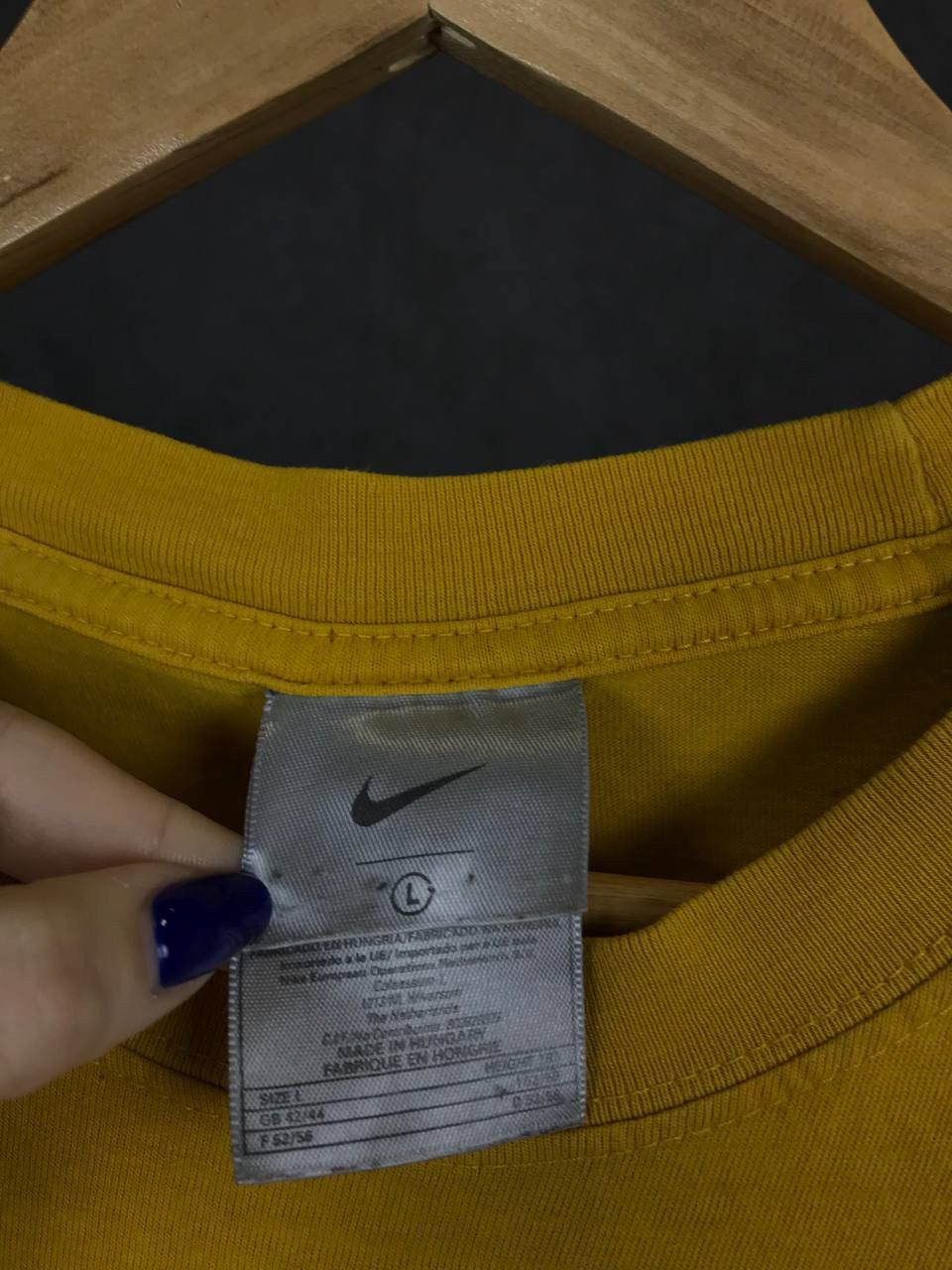 Nike × Vintage Nike swoosh streetwear vintage center logo tee Size US L / EU 52-54 / 3 - 3 Thumbnail