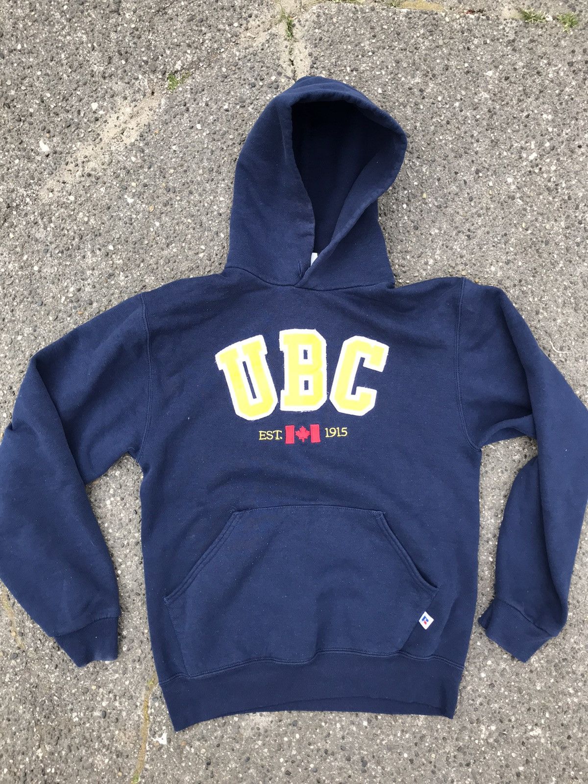 Vintage embroidery Russell hoodie ubc small